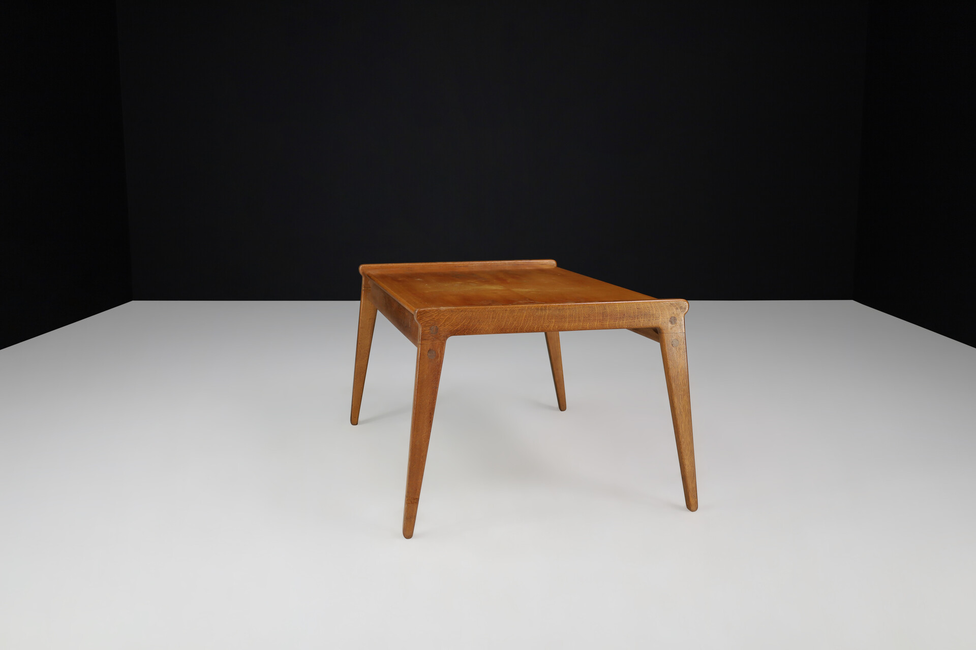 Mid century modern Coffee table in oak Germany 1950s Mid-20th century