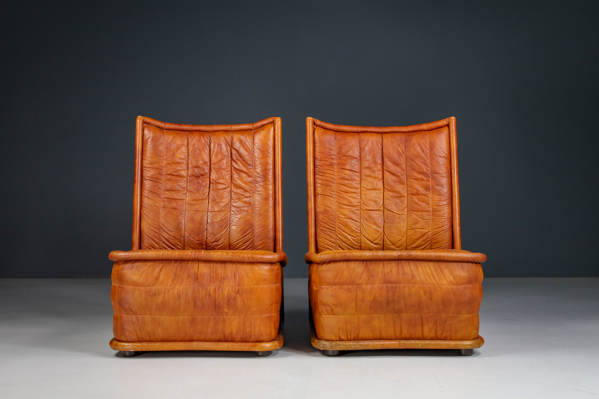Mid century modern Cognac Leather lounge Chairs Italy 1970s Mid-20th century