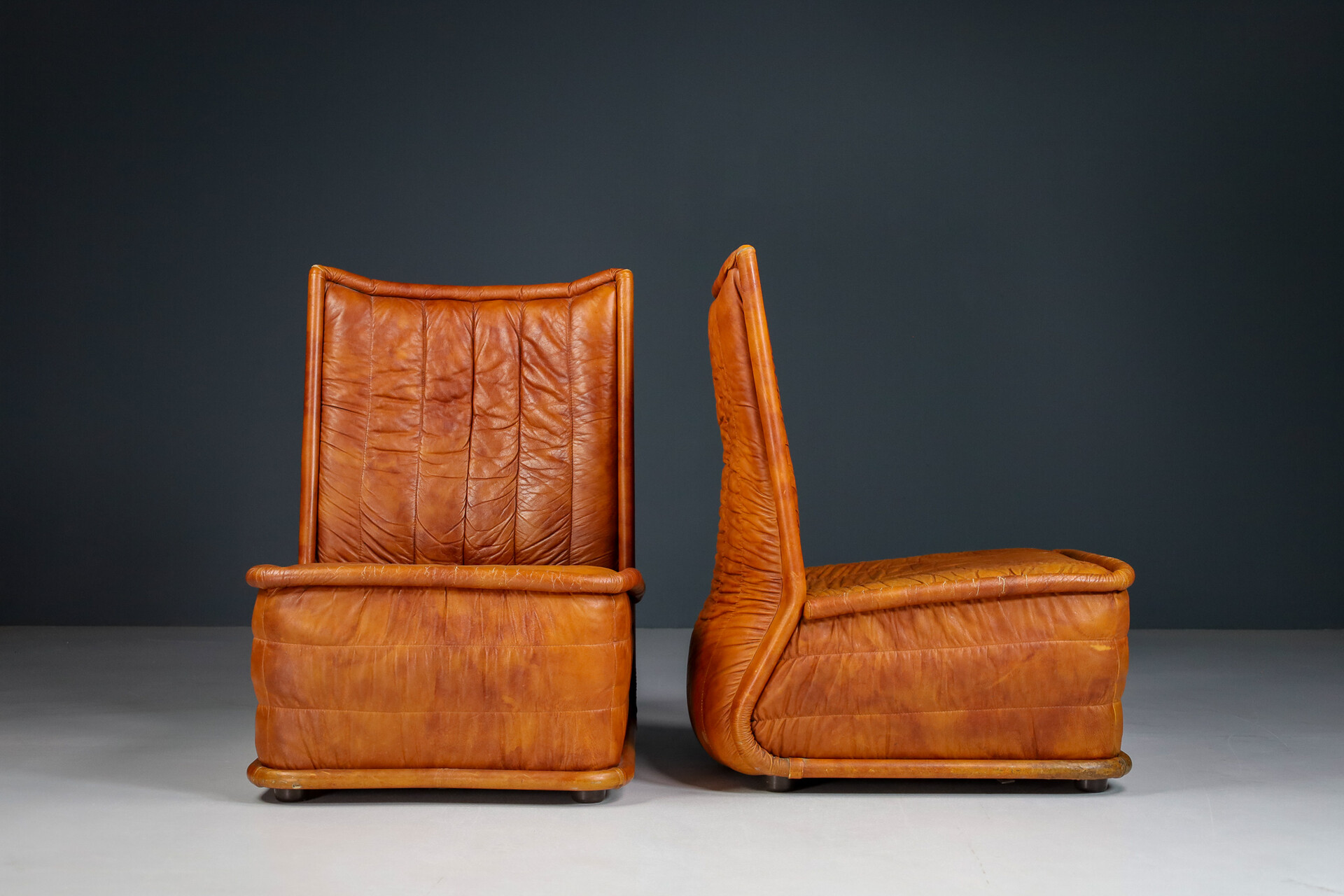 Mid century modern Cognac Leather lounge Chairs Italy 1970s Mid-20th century