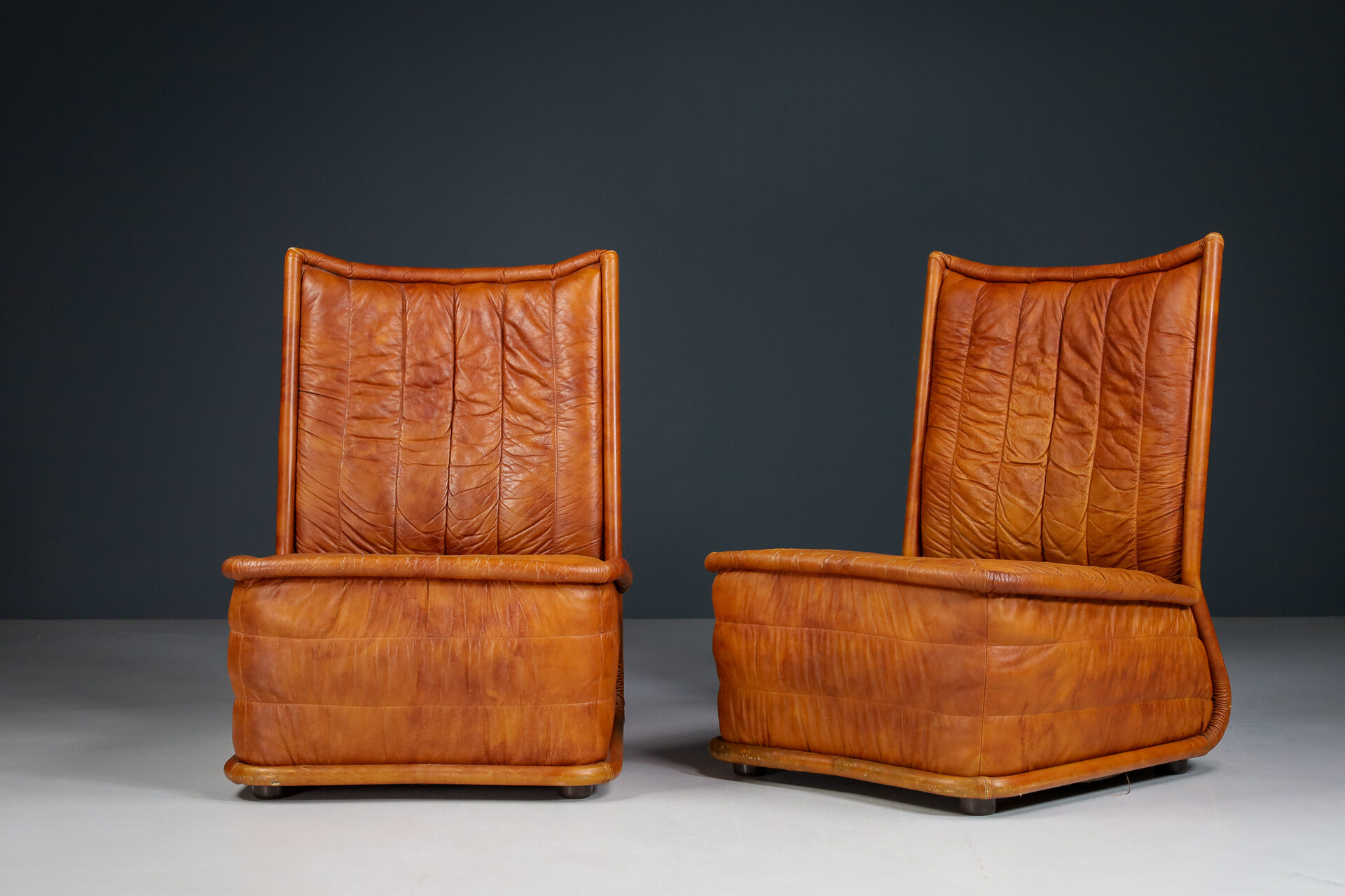 Mid century modern Cognac Leather lounge Chairs Italy 1970s Mid-20th century
