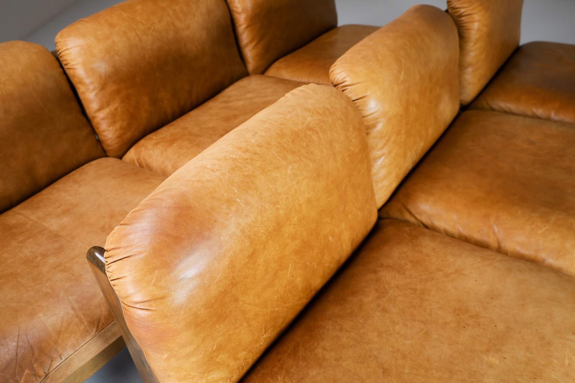 Leather sectional shop mid century modern