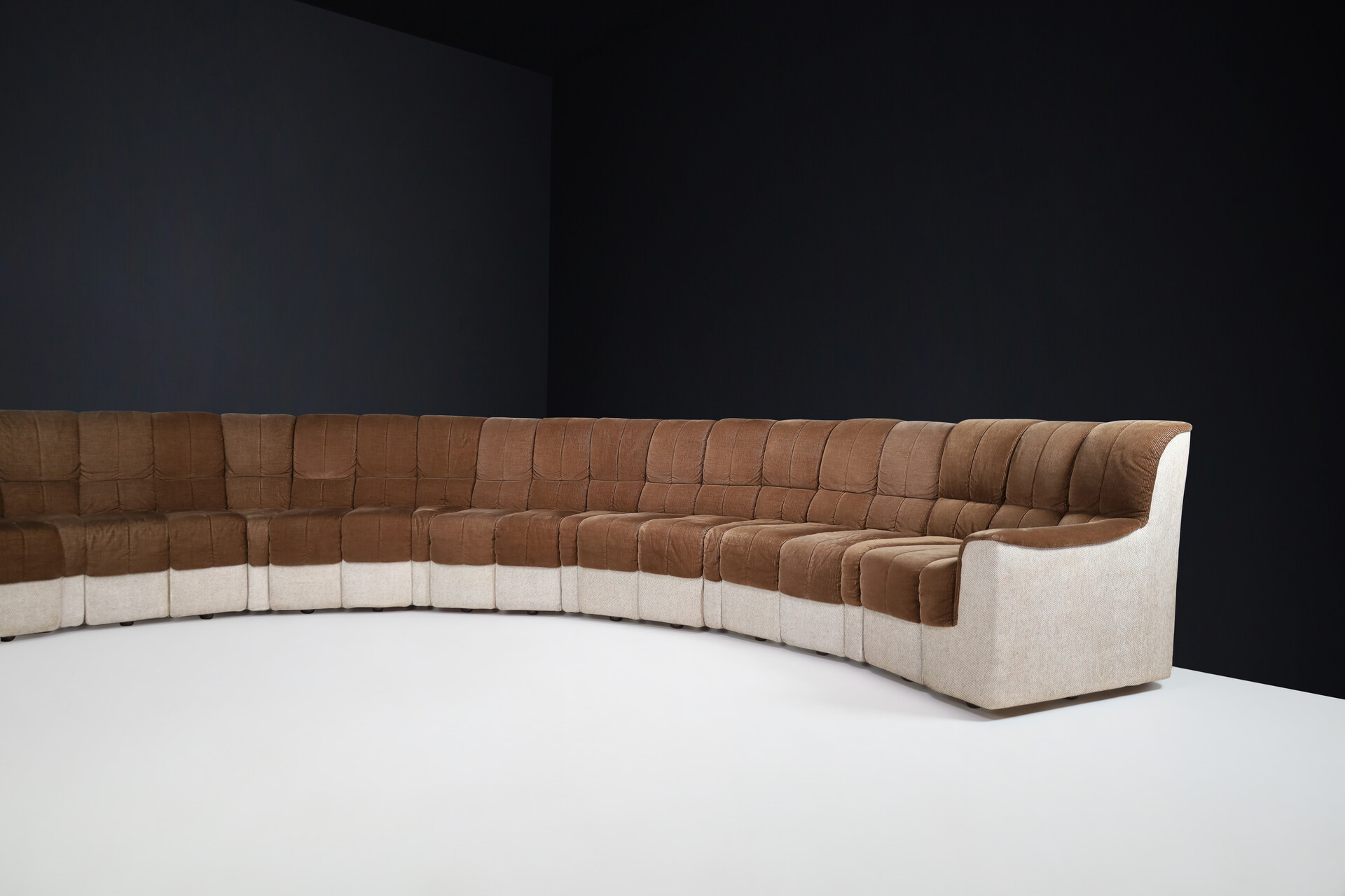 Mid century modern Cord fabric sofa in the style of De Sede DS-600 'Snake' Sectional , Germany 1970s Late-20th century