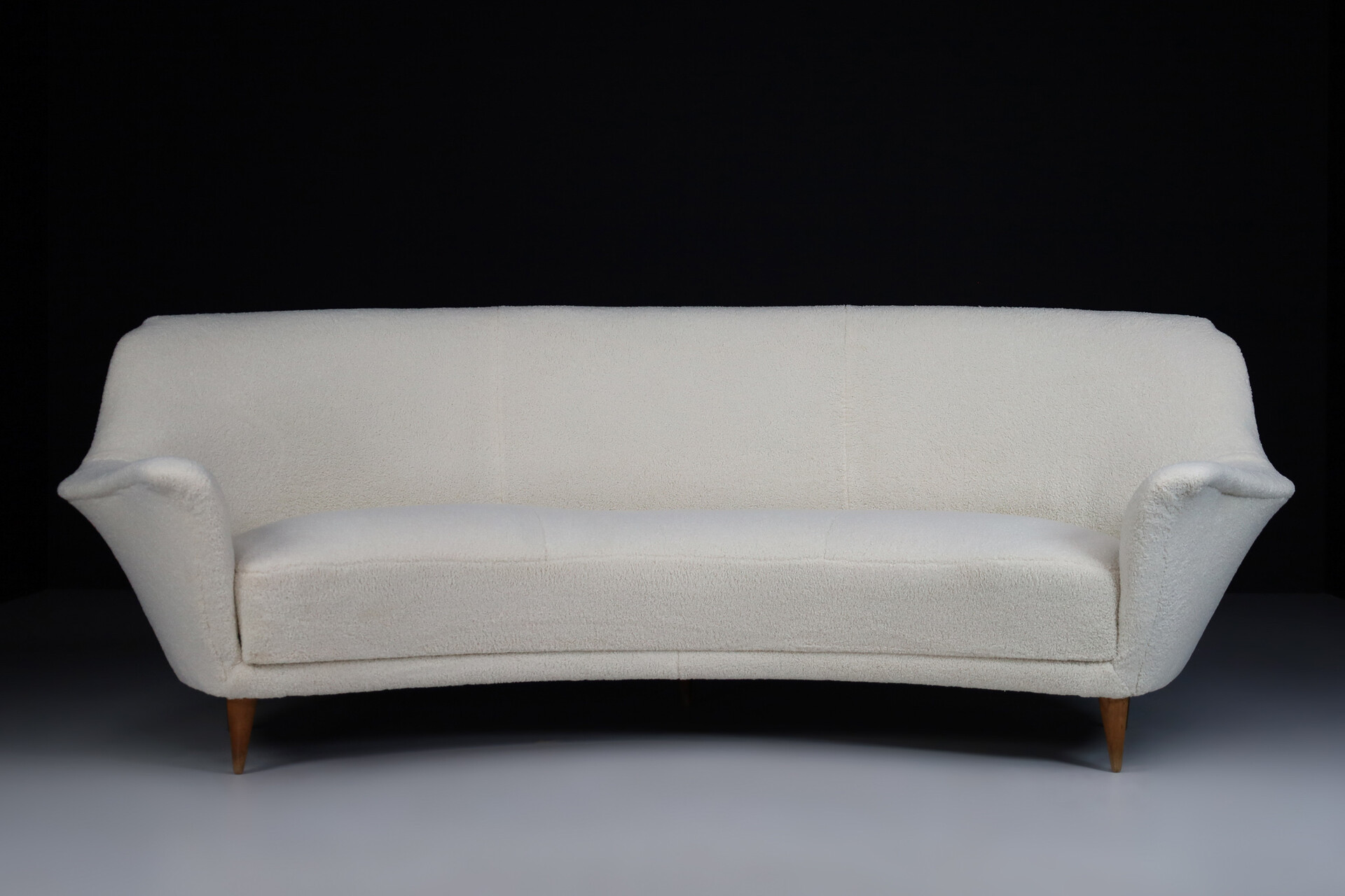 Mid century modern Curved sofa by Ico Parisi in New Teddy Fabric , Italy 1950s Mid-20th century
