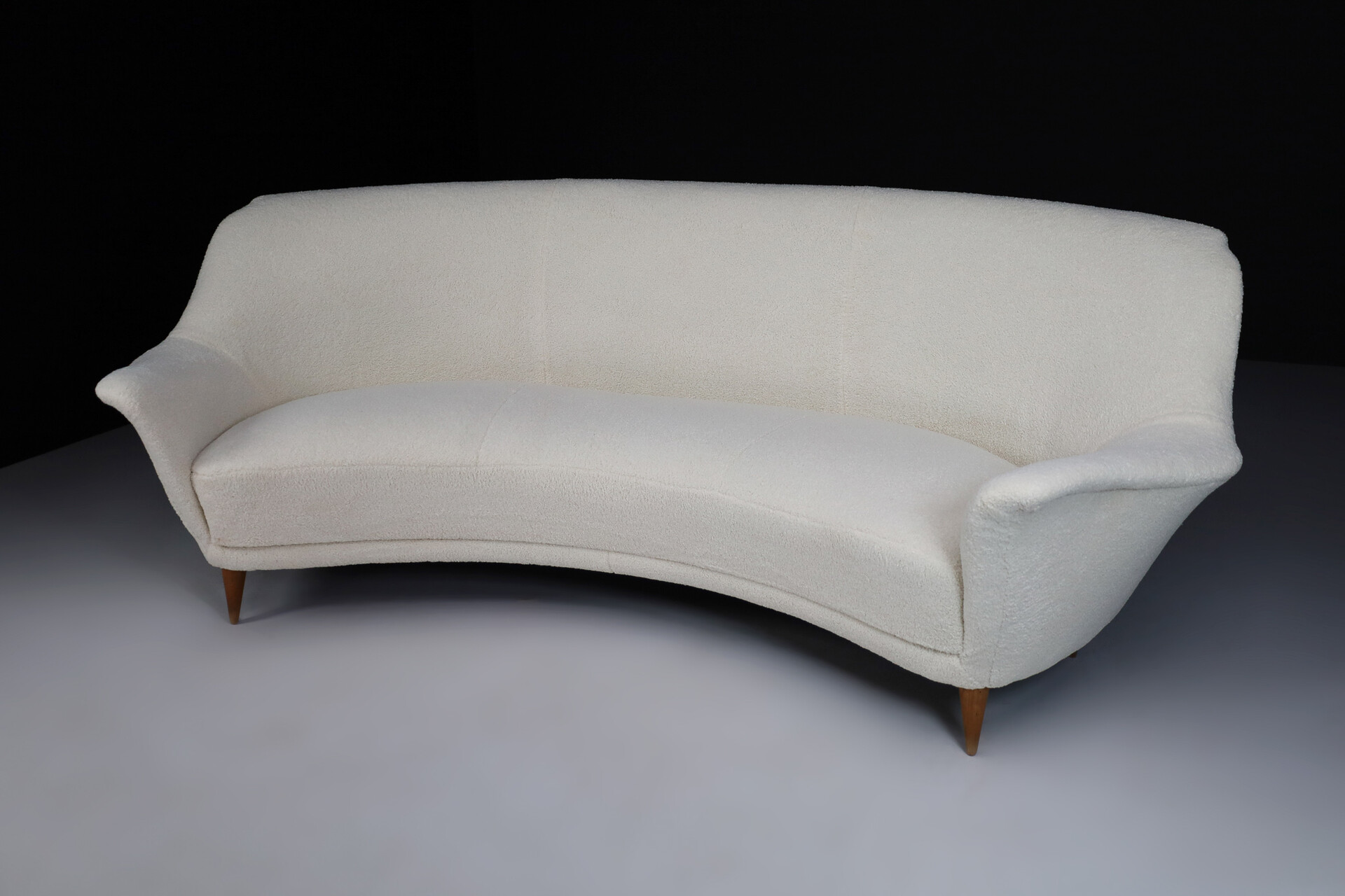 Mid century modern Curved sofa by Ico Parisi in New Teddy Fabric , Italy 1950s Mid-20th century