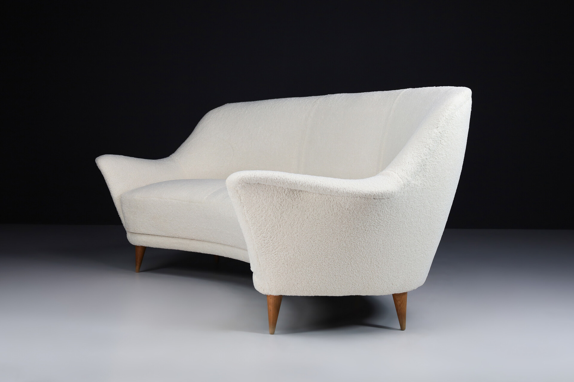 Mid century modern Curved sofa by Ico Parisi in New Teddy Fabric , Italy 1950s Mid-20th century