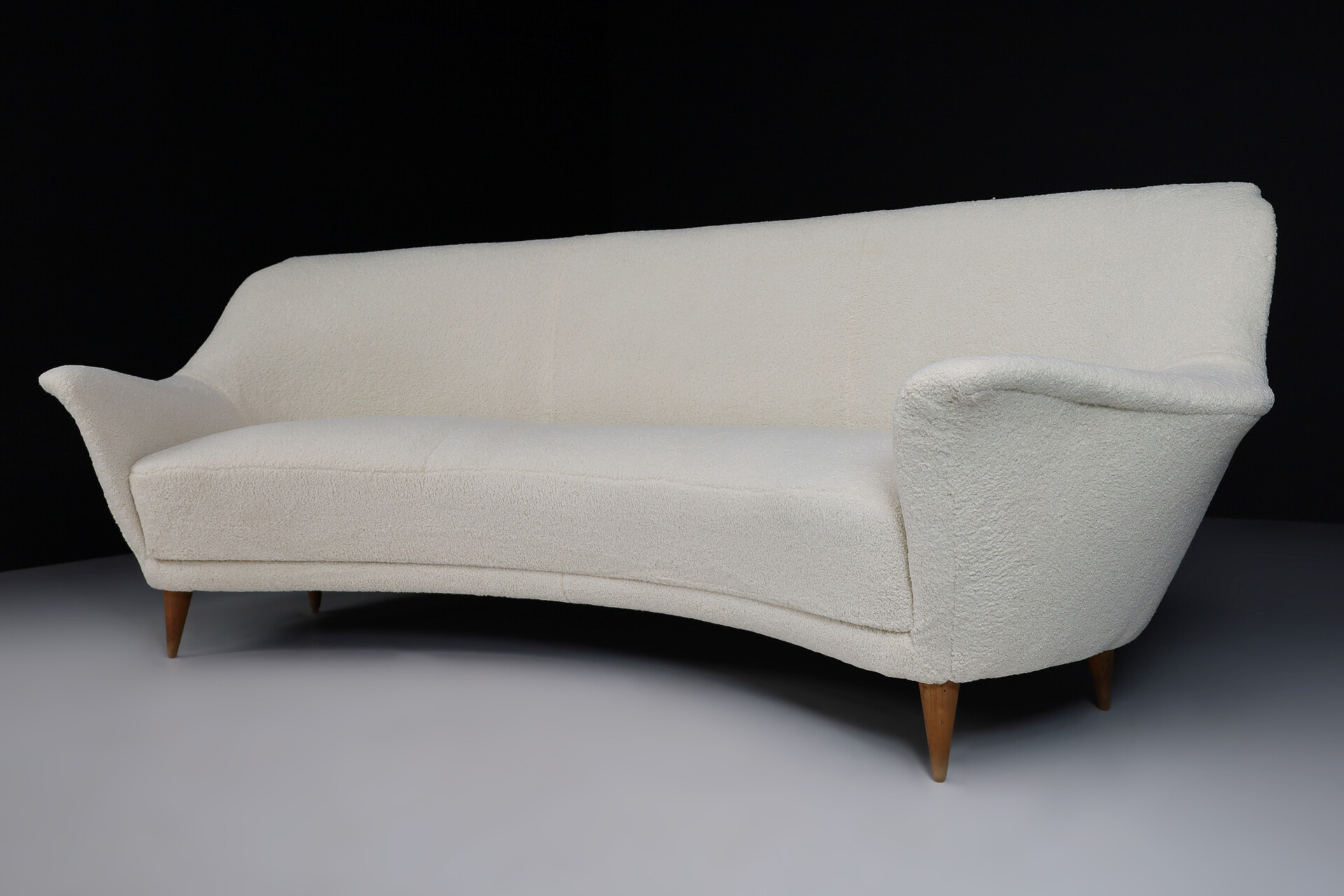 Mid century modern Curved sofa by Ico Parisi in New Teddy Fabric , Italy 1950s Mid-20th century