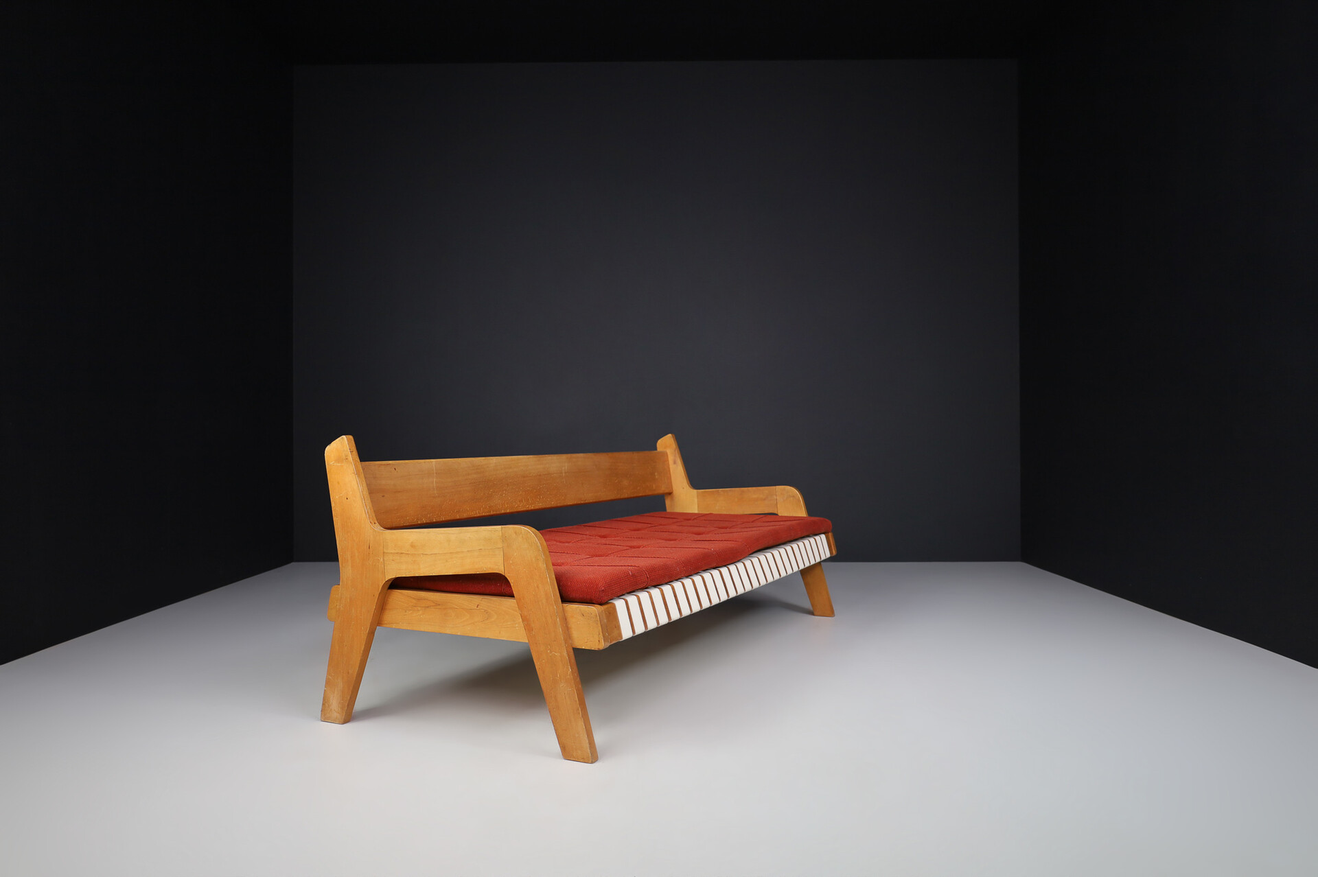 Mid century modern Daybed/sofa with woven cotton straps and wool, France 1930s Mid-20th century