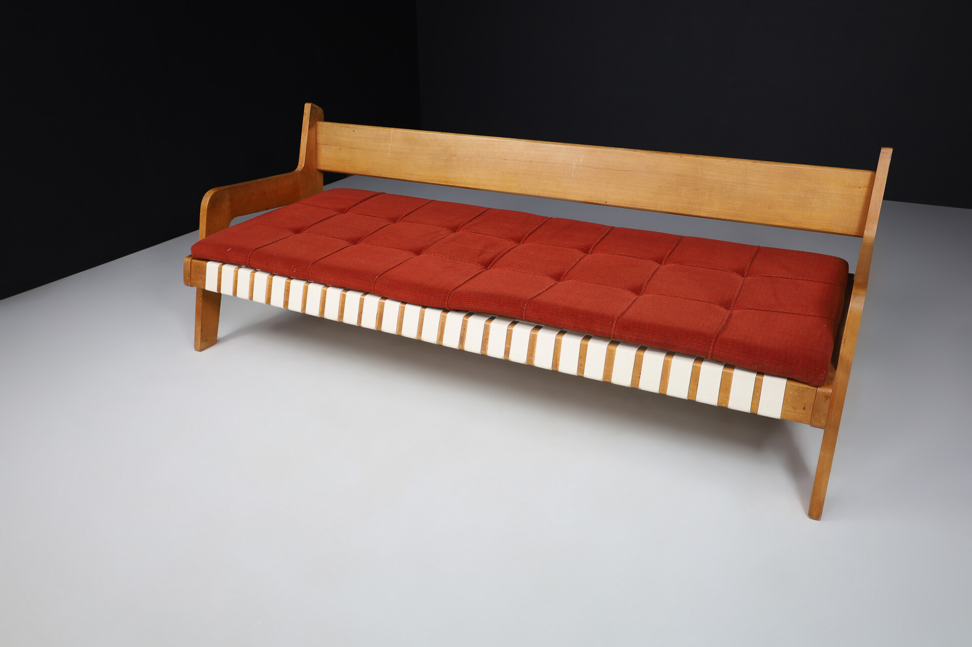 Mid century modern Daybed/sofa with woven cotton straps and wool, France 1930s Mid-20th century