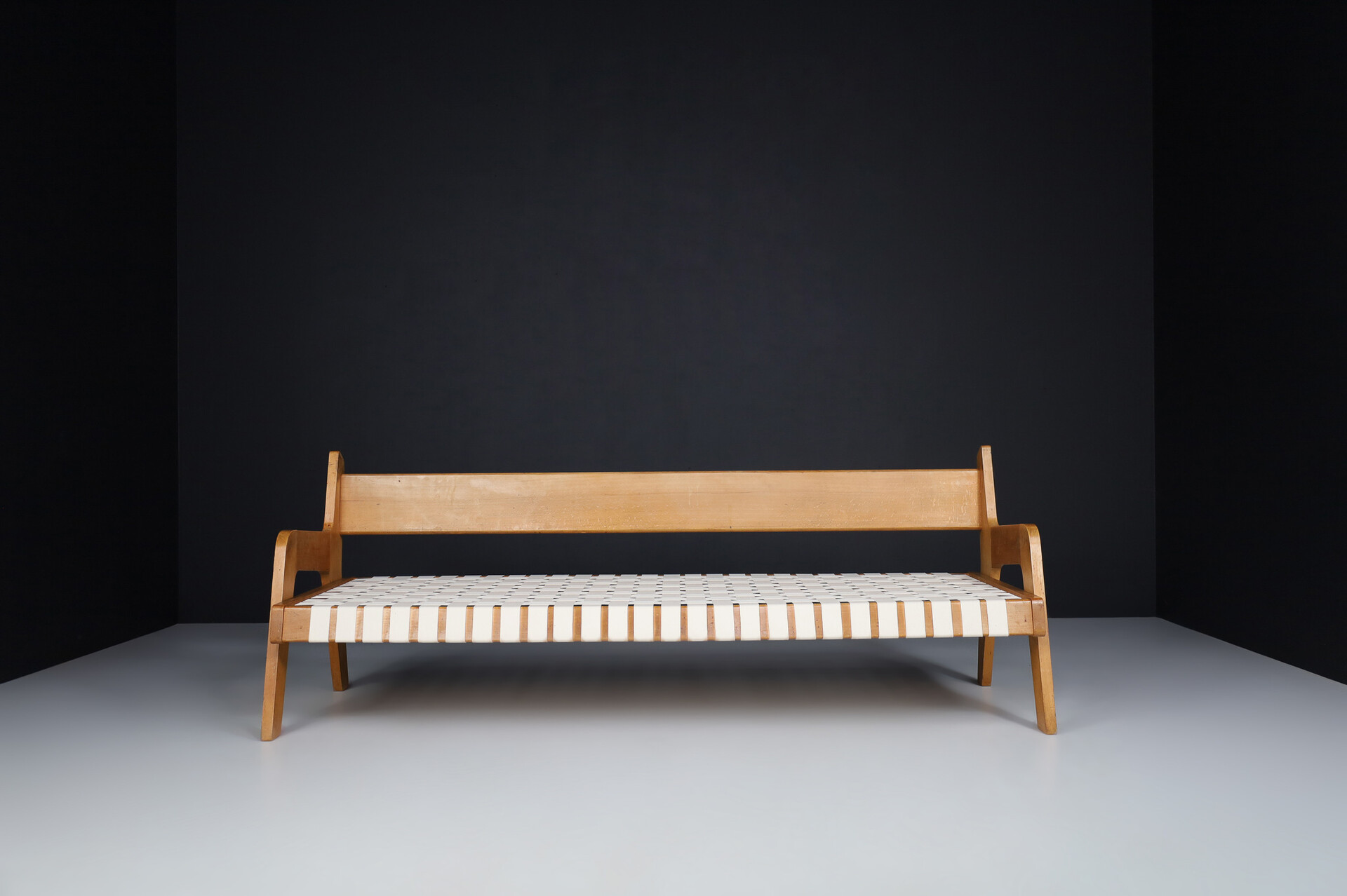 Mid century modern Daybed/sofa with woven cotton straps and wool, France 1930s Mid-20th century