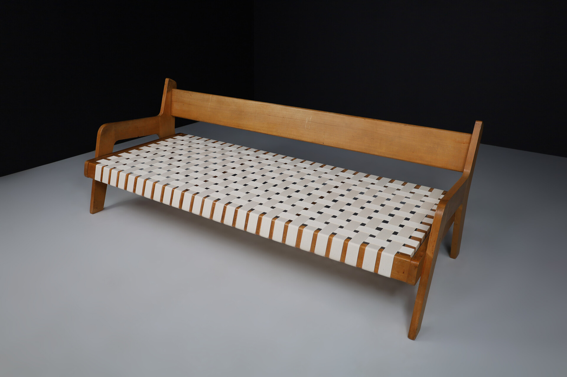 Mid century modern Daybed/sofa with woven cotton straps and wool, France  1930s Mid-20th century - Sofas - Items by category - European ANTIQUES &  DECORATIVE