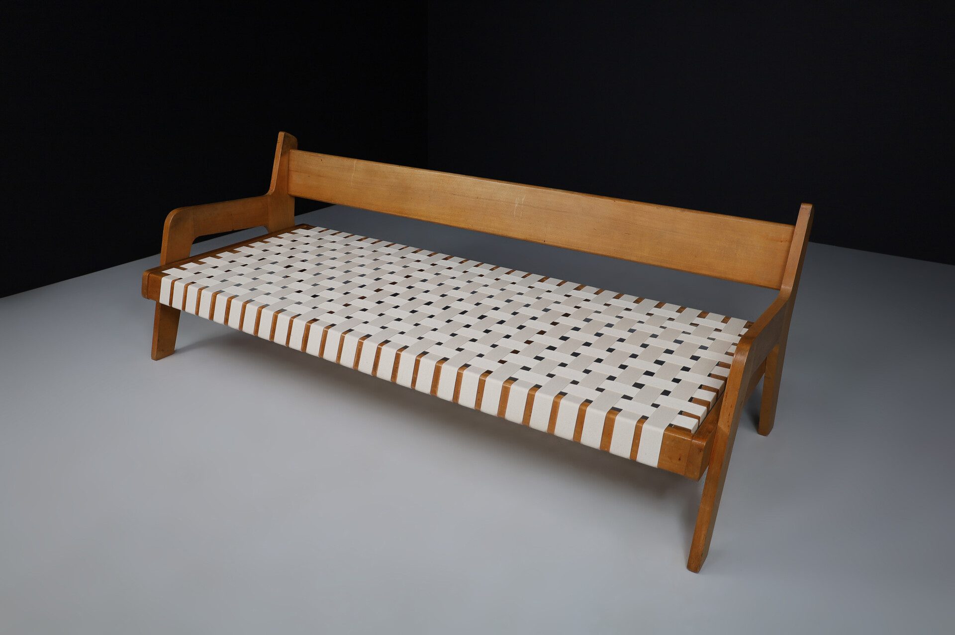 Mid century modern Daybed/sofa with woven cotton straps and wool, France 1930s Mid-20th century