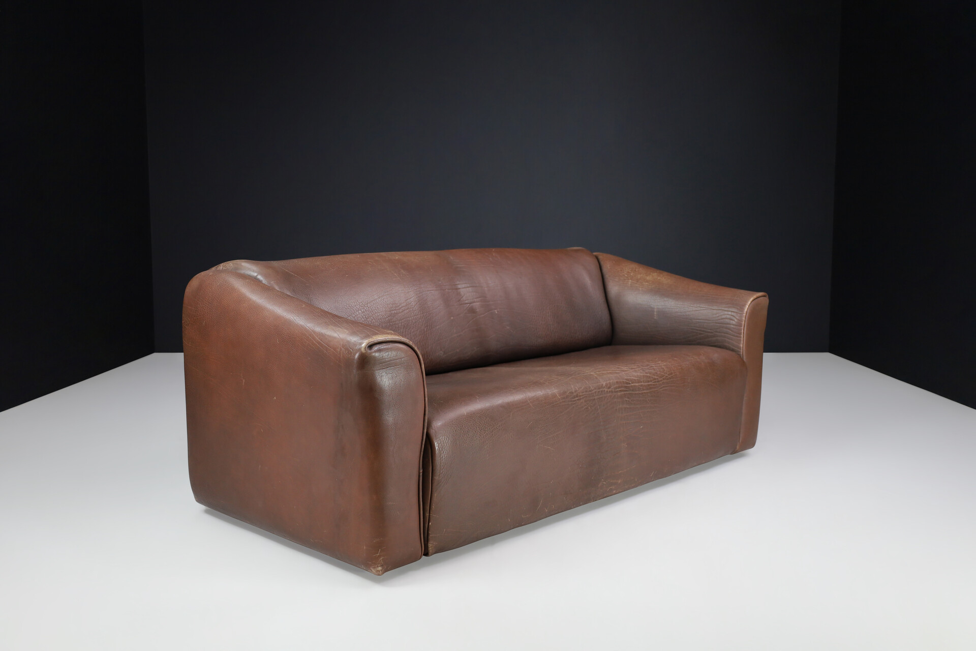 Mid century modern De Sede DS-47 Extendable Neck Leather 3-Seater Sofa, 1970s Late-20th century
