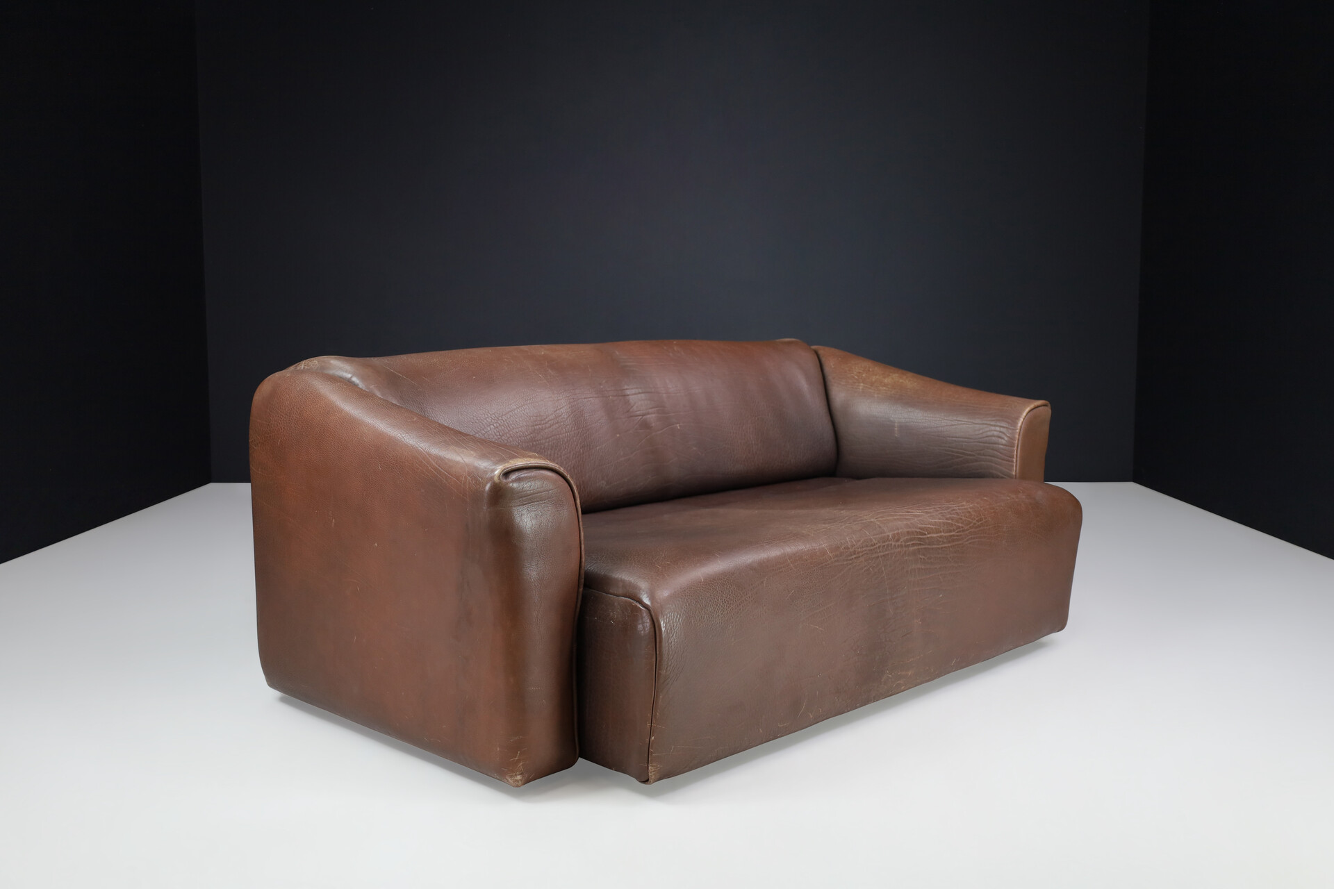 Mid century modern De Sede DS-47 Extendable Neck Leather 3-Seater Sofa, 1970s Late-20th century