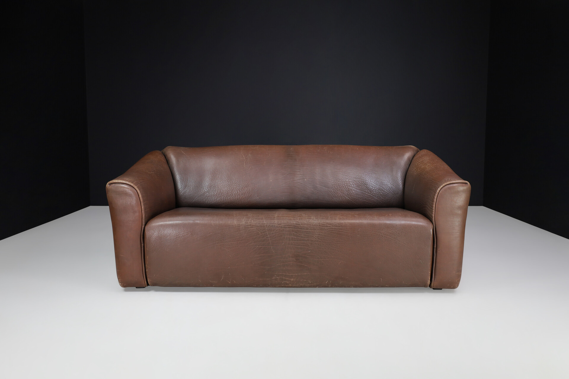 Mid century modern De Sede DS-47 Extendable Neck Leather 3-Seater Sofa, 1970s Late-20th century