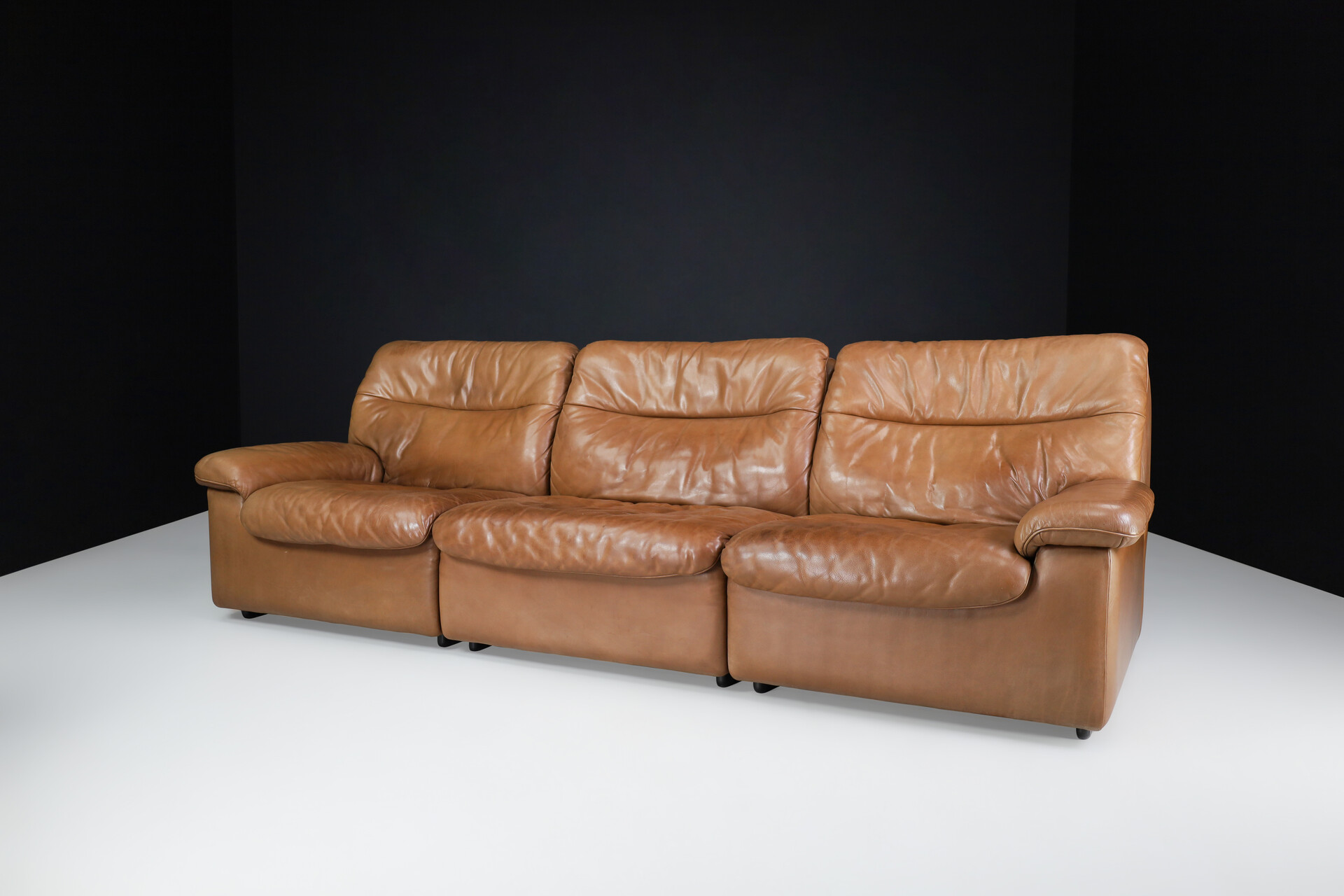 Mid century modern De Sede DS 63 Three-Seater Sofa in Patinated Leather, Switzerland, 1970s Late-20th century