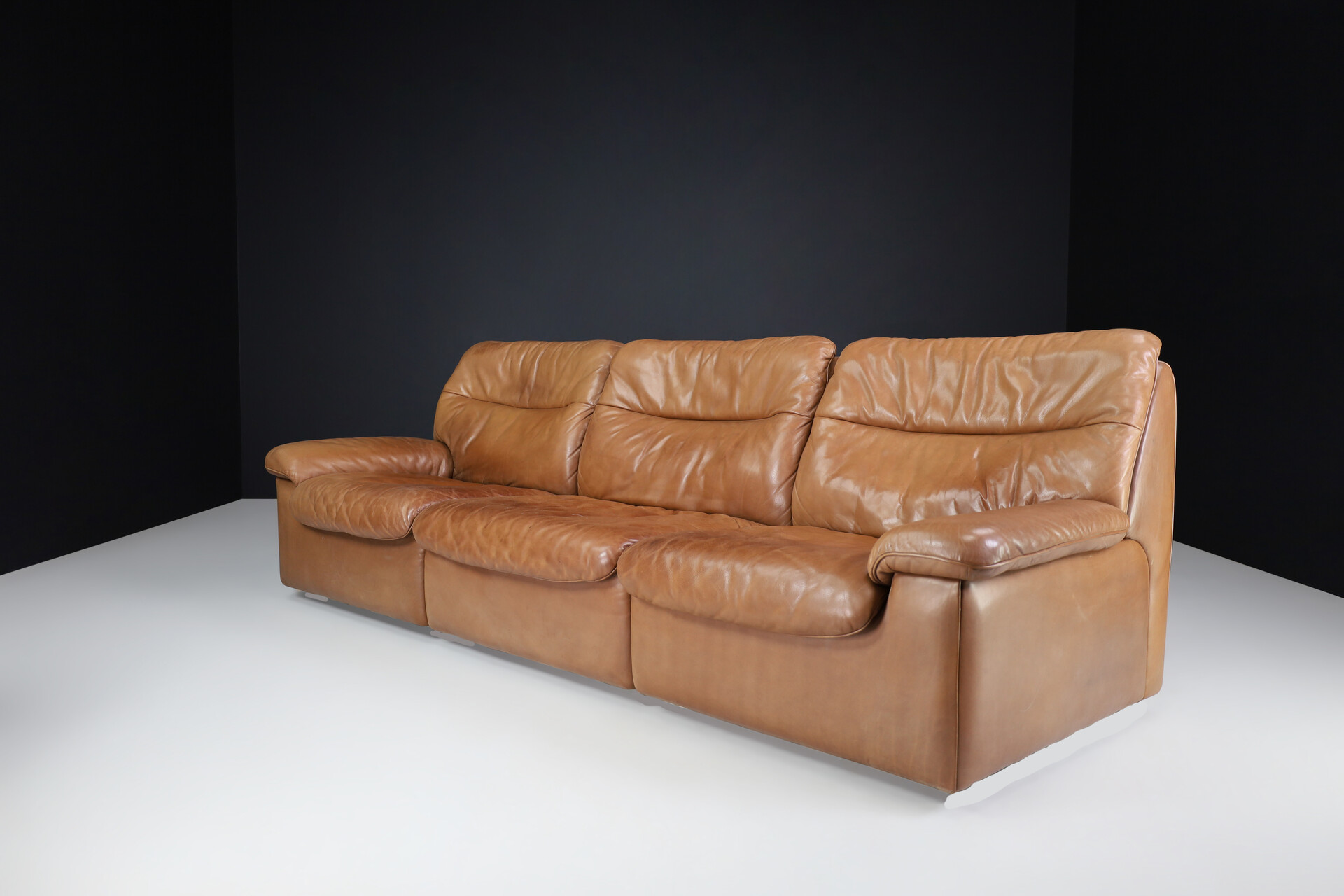 Mid century modern De Sede DS 63 Three-Seater Sofa in Patinated Leather, Switzerland, 1970s Late-20th century