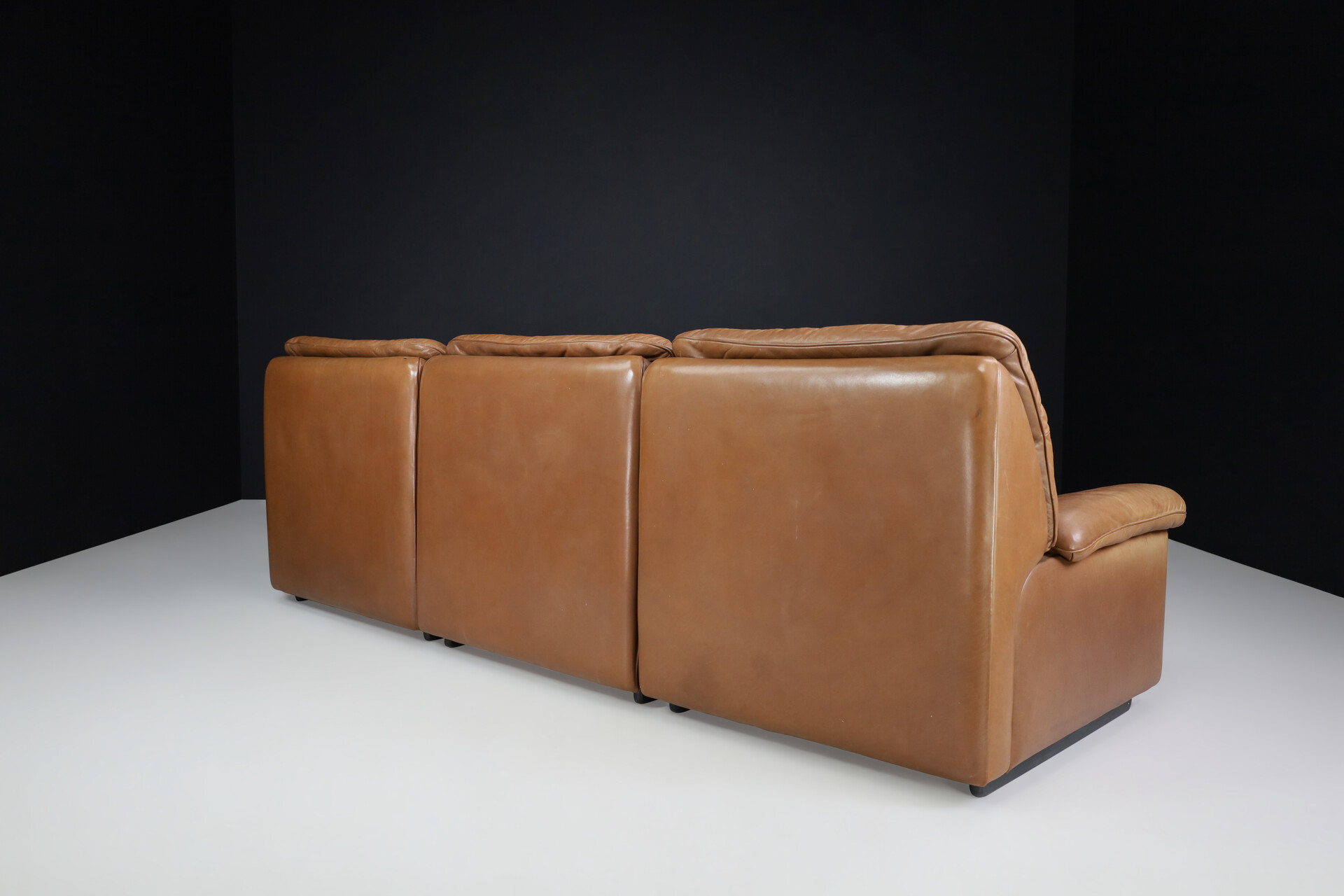 Mid century modern De Sede DS 63 Three-Seater Sofa in Patinated Leather, Switzerland, 1970s Late-20th century