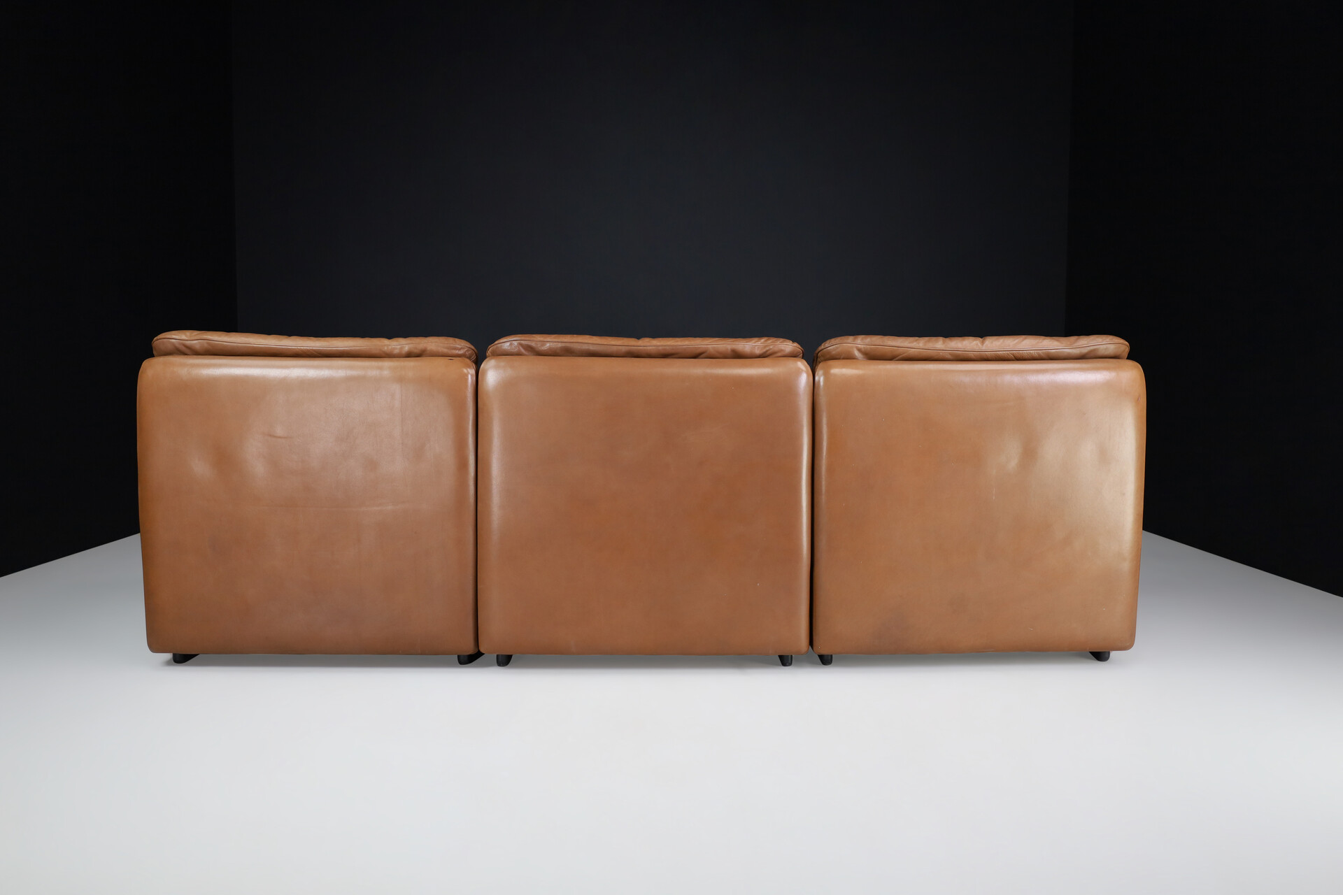 Mid century modern De Sede DS 63 Three-Seater Sofa in Patinated Leather, Switzerland, 1970s Late-20th century