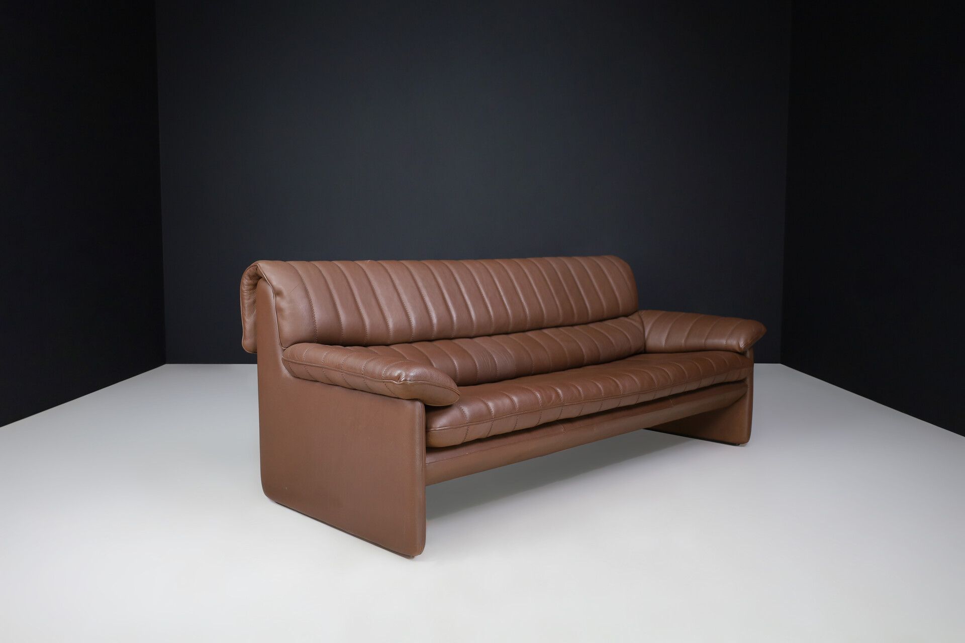 Mid century modern De Sede Ds86 Sofa In Brown Leather, 1960s Mid-20th century