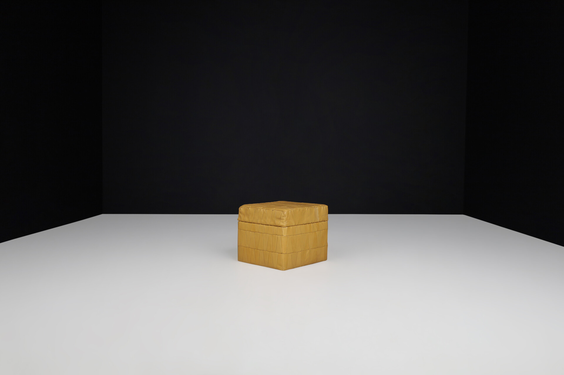 Mid century modern De Sede Patchwork Leather Pouf with extra storage , 1960s Switzerland Mid-20th century