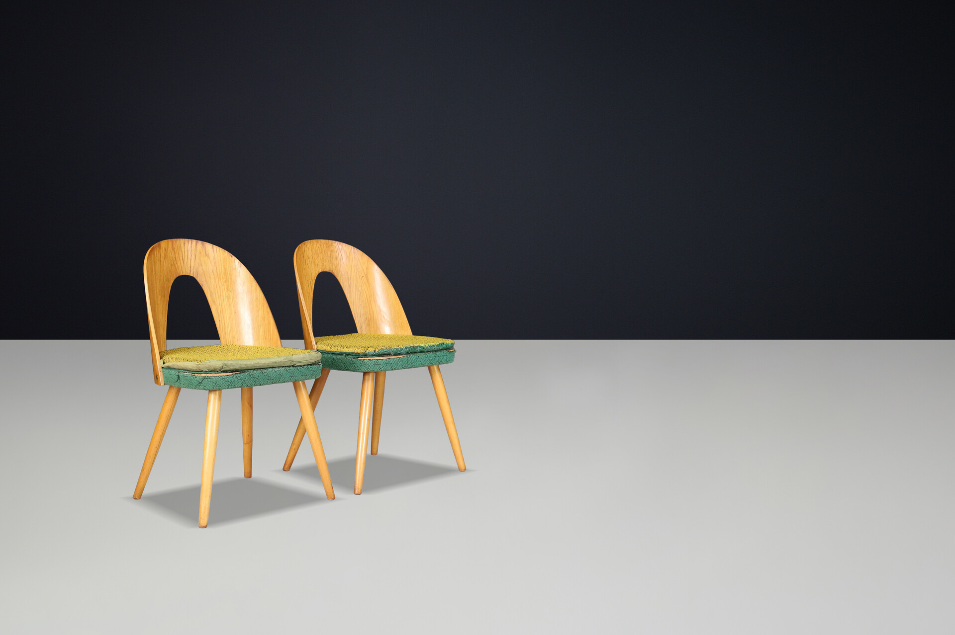 Mid century modern Dining Chairs by Antonin Suman, Czech Republic 1960s Mid-20th century