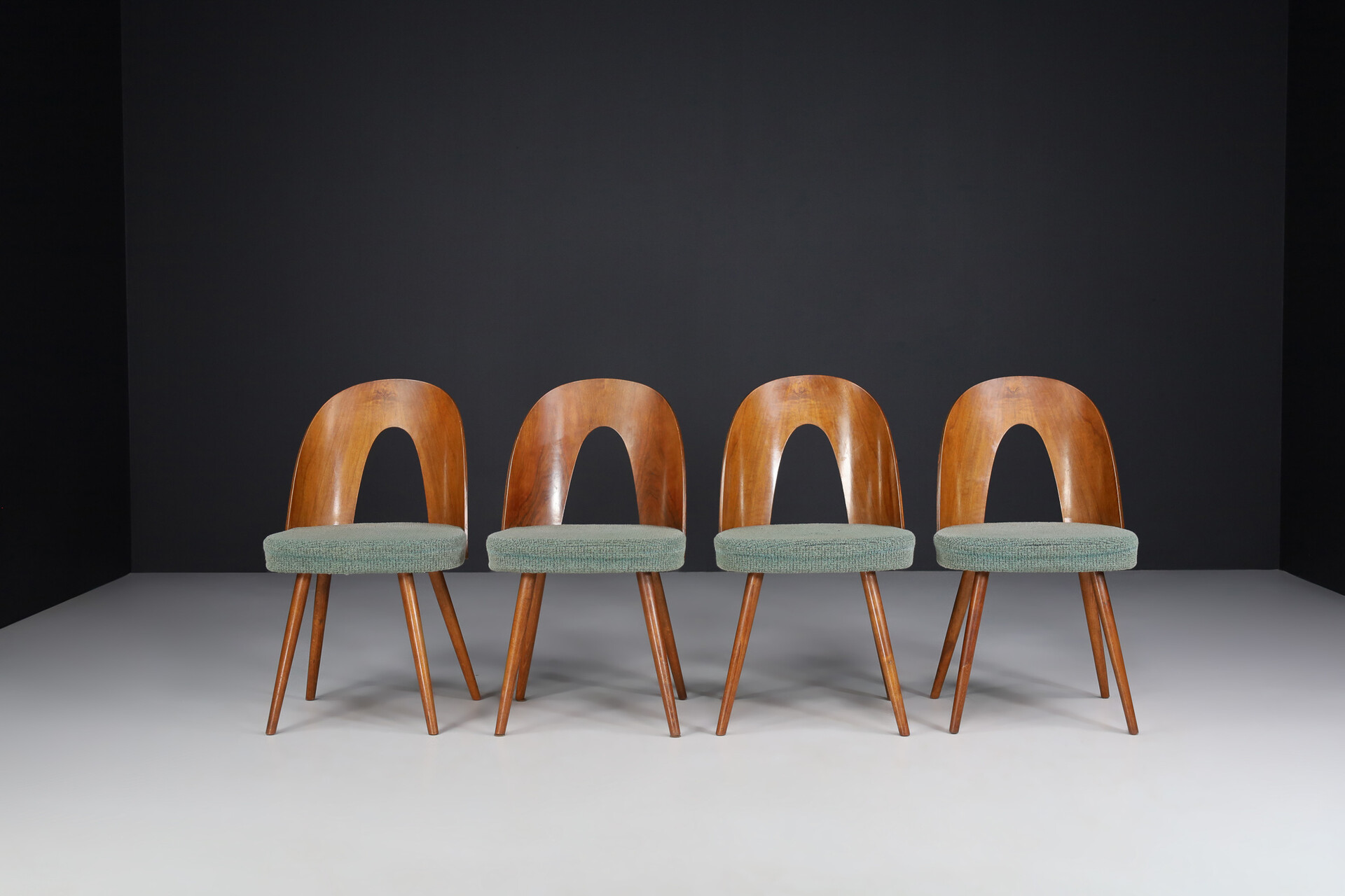 Mid century modern Dining Chairs By Antonin Suman For Tatra Czech Republic 1960s Mid-20th century