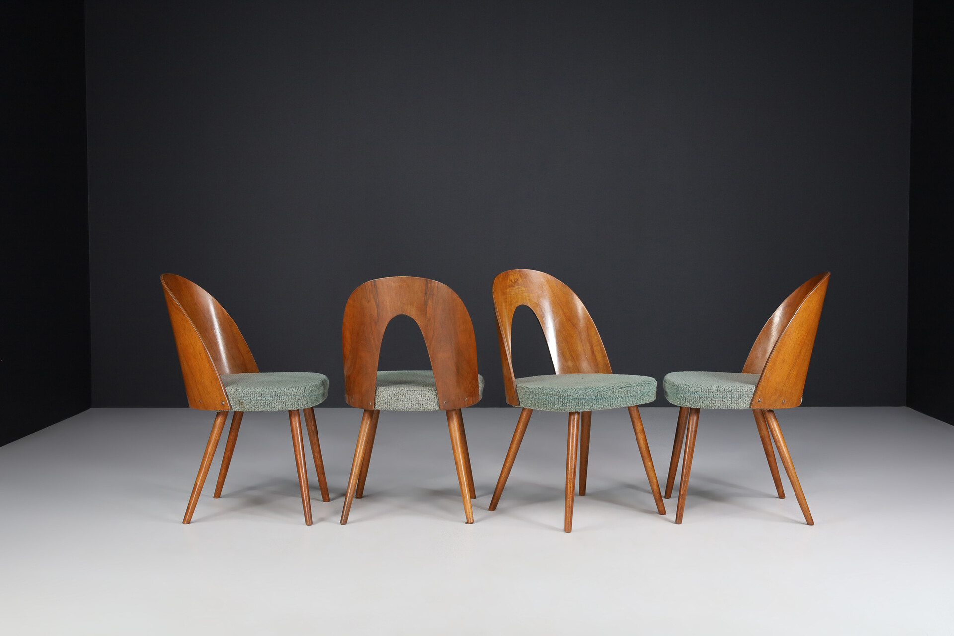 Mid century modern Dining Chairs By Antonin Suman For Tatra Czech Republic 1960s Mid-20th century