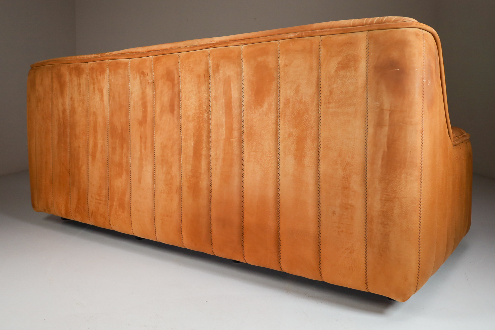 Mid century modern DS84 Model Buffalo Leather 3 seat Sofa by De Sede Switzerland, c.1970 Mid-20th century