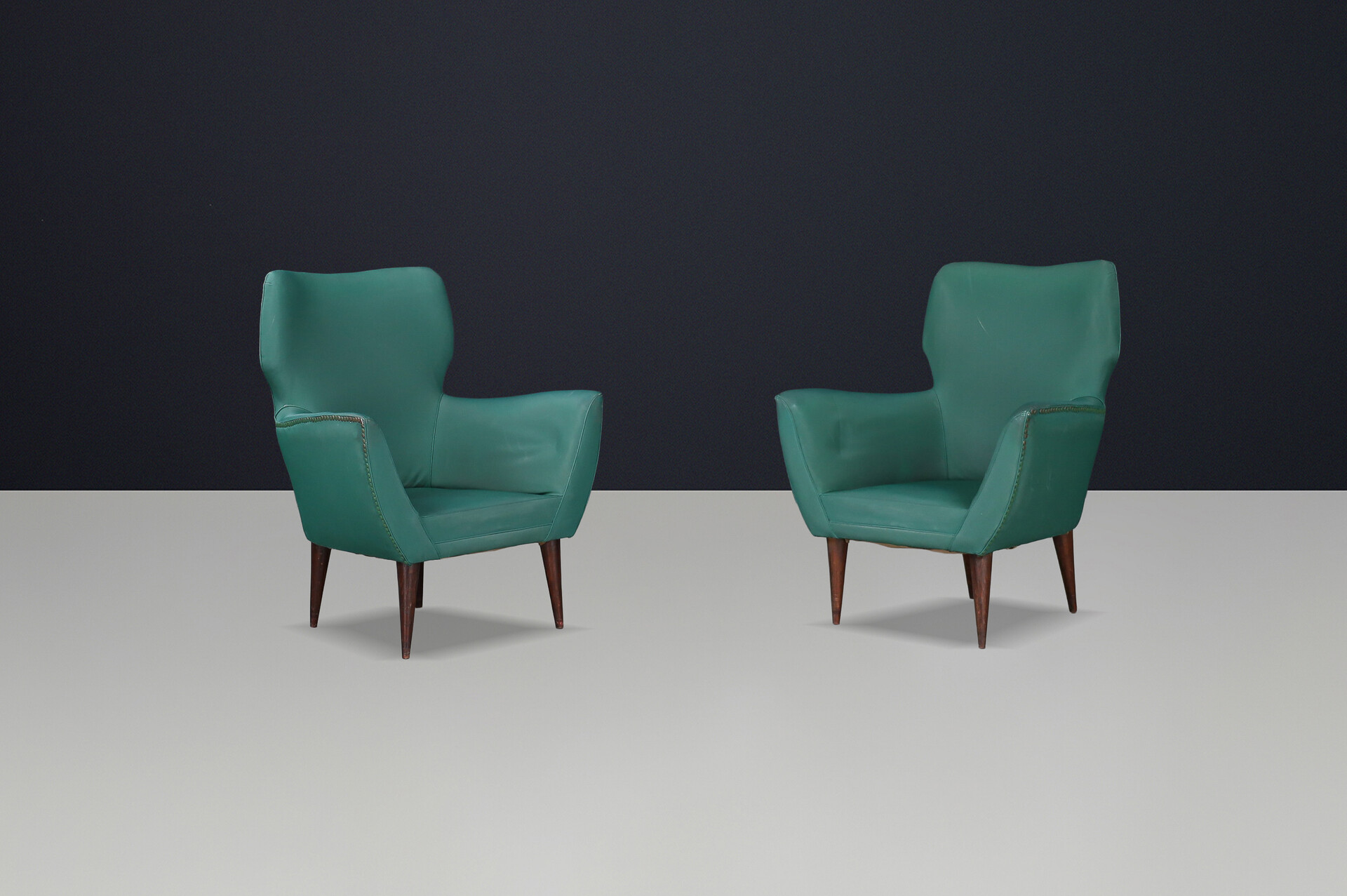 Mid century modern Easy Chair in original Upholstery, Italy 1950s Mid-20th century