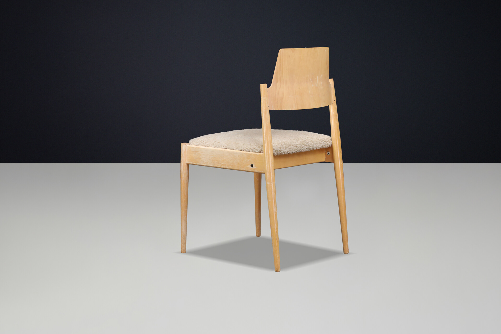 Mid century modern Egon Eiermann SE 119 Dining Chairs, Ecru Sheepskin Germany 1950s Mid-20th century