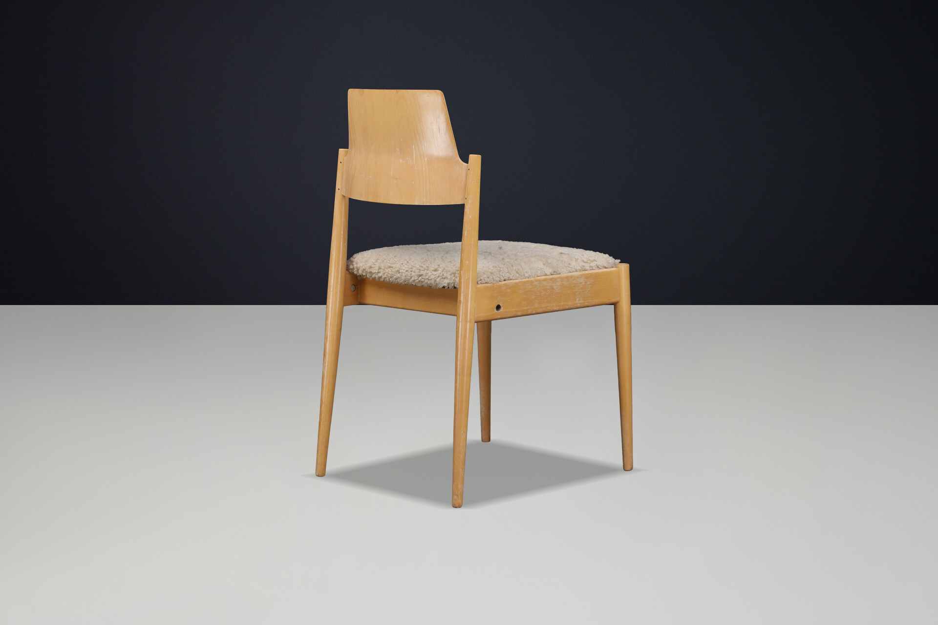 Mid century modern Egon Eiermann SE 119 Dining Chairs, Ecru Sheepskin Germany 1950s Mid-20th century