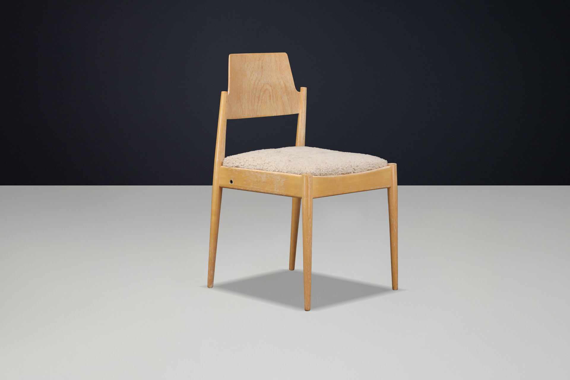 Mid century modern Egon Eiermann SE 119 Dining Chairs, Ecru Sheepskin Germany 1950s Mid-20th century