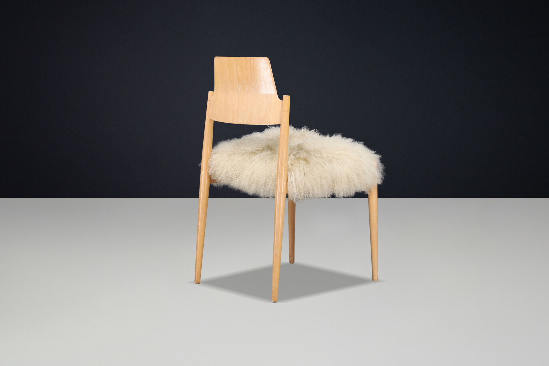 Mid century modern Egon Eiermann SE 119 Dining Chairs, Tibetan Ecru Sheepskin Germany 1950s Mid-20th century