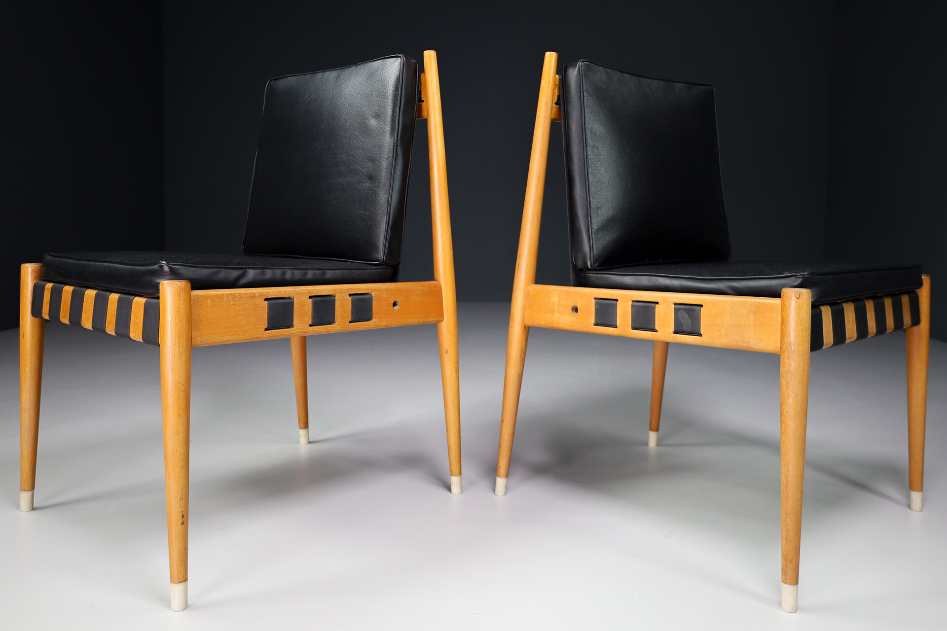 Mid century modern Egon Eiermann SE 121 Chairs in Beechwood, Germany 1960s Mid-20th century