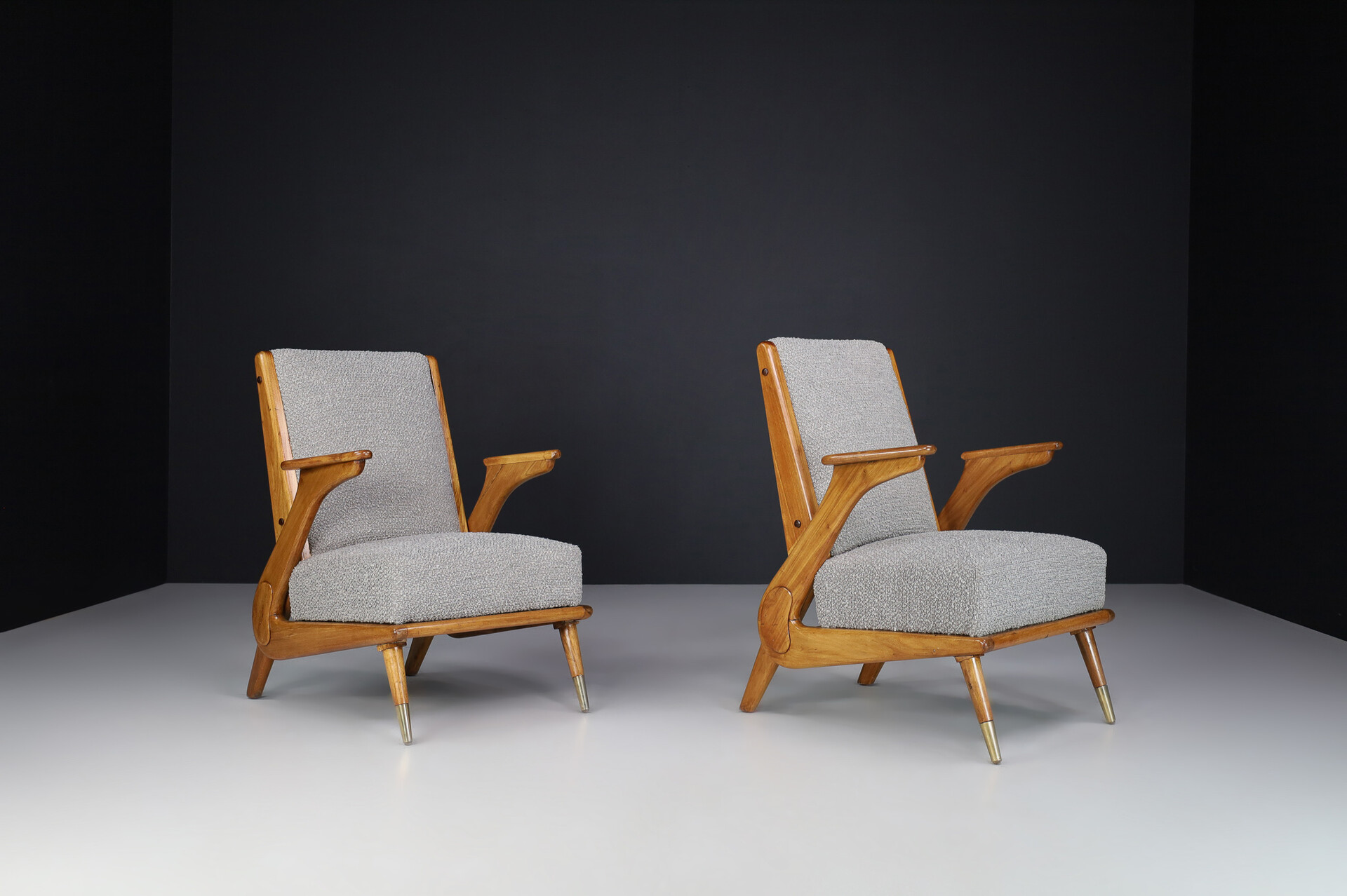 Mid century modern Elegant pair of Italian Armchairs attributed to Giuseppe Scapinelli 1950s Mid-20th century
