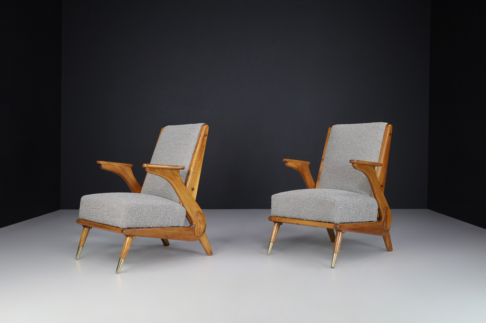 Mid century modern Elegant pair of Italian Armchairs attributed to Giuseppe Scapinelli 1950s Mid-20th century