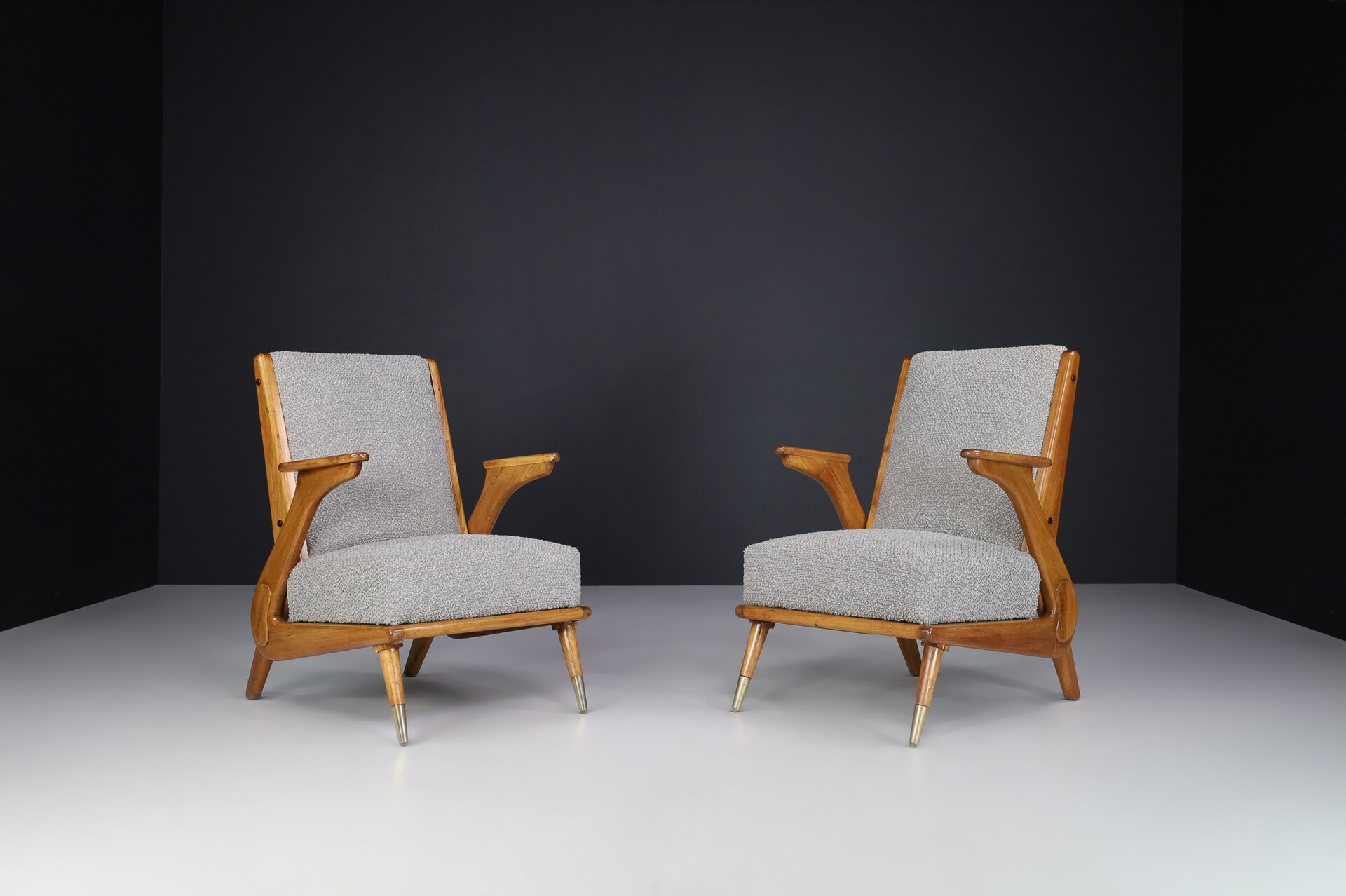 Mid century modern Elegant pair of Italian Armchairs attributed to Giuseppe Scapinelli 1950s Mid-20th century