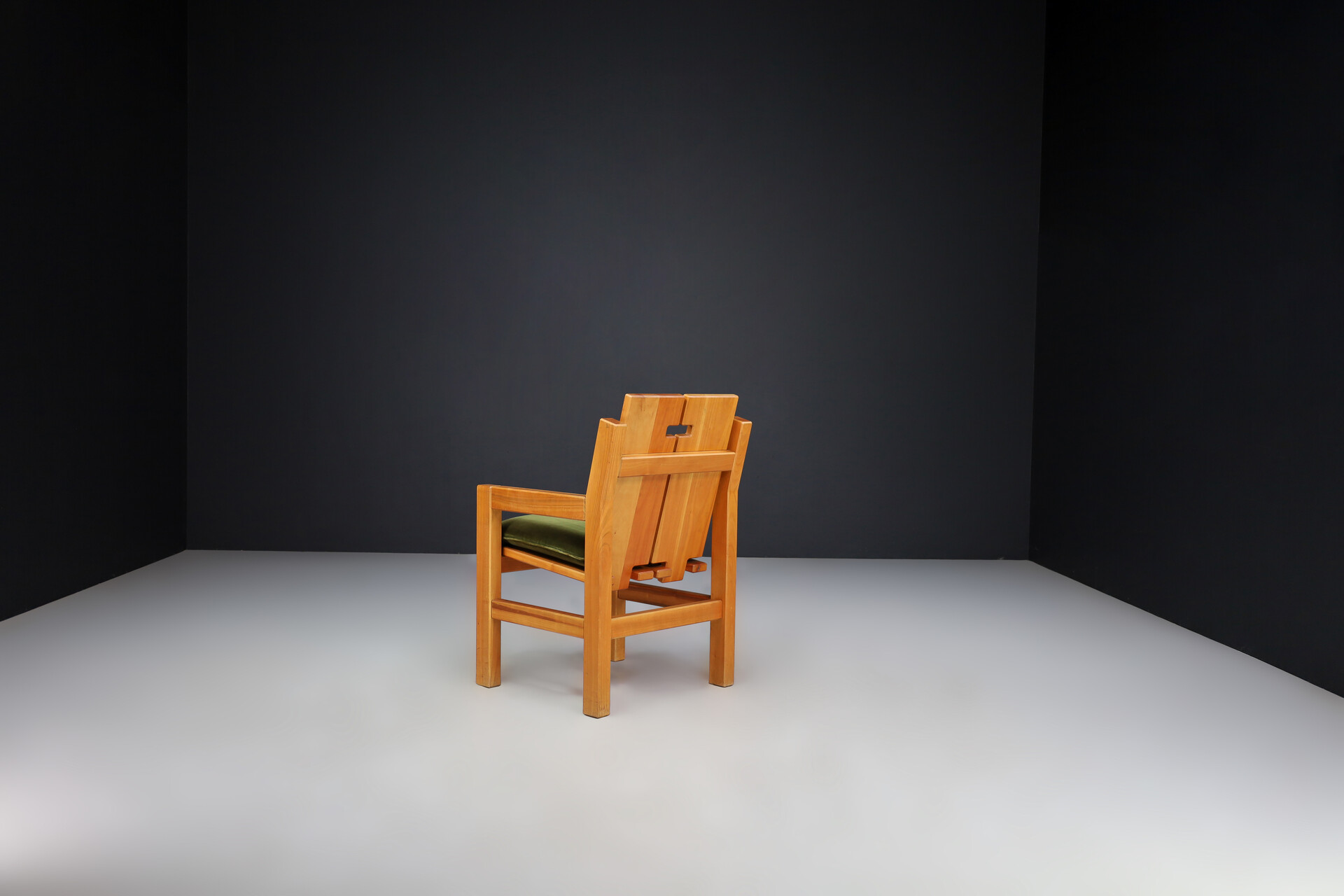 Mid century modern Elm Armchairs with Green Velvet Upholstery, France 1970 Late-20th century