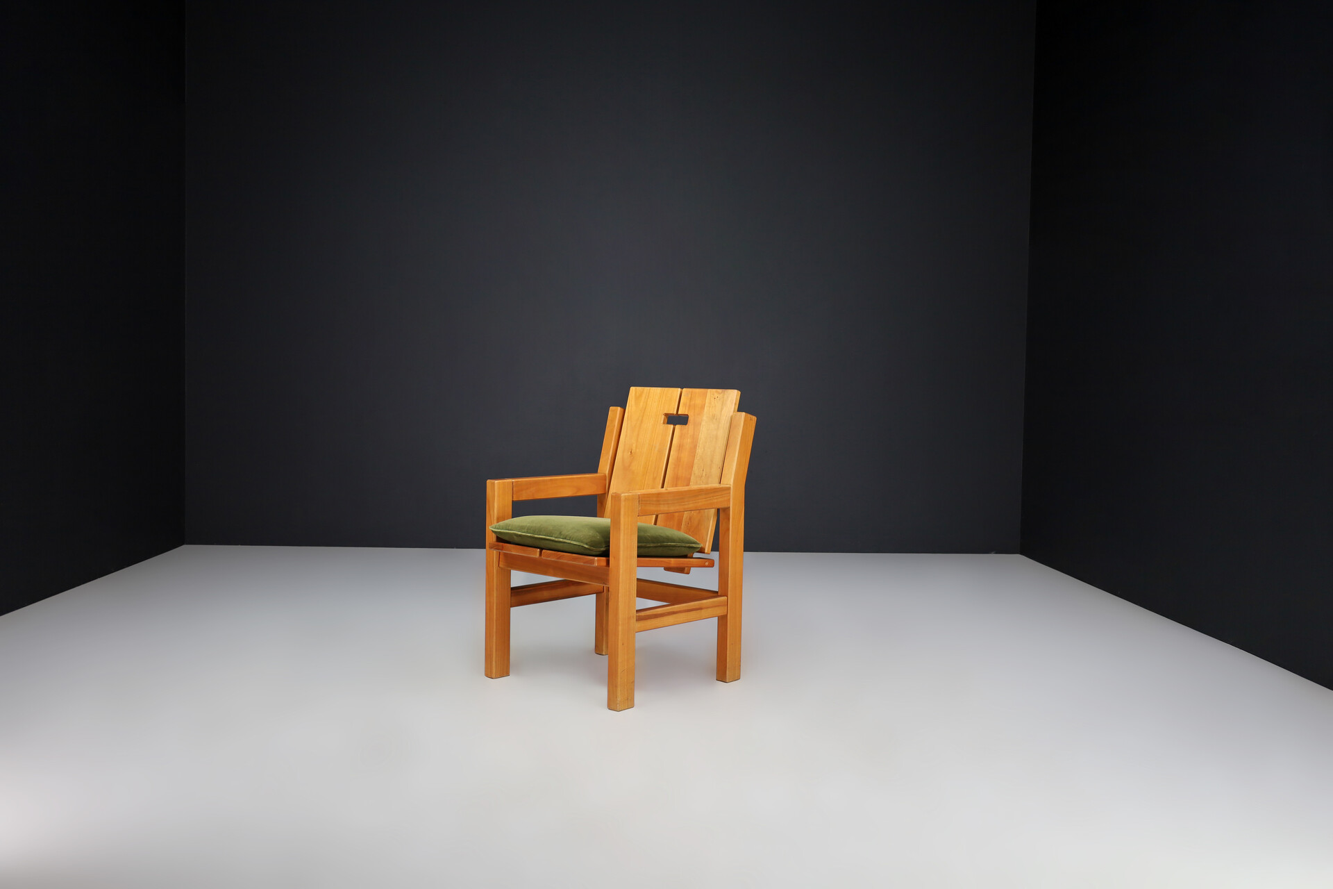 Mid century modern Elm Armchairs with Green Velvet Upholstery, France 1970 Late-20th century