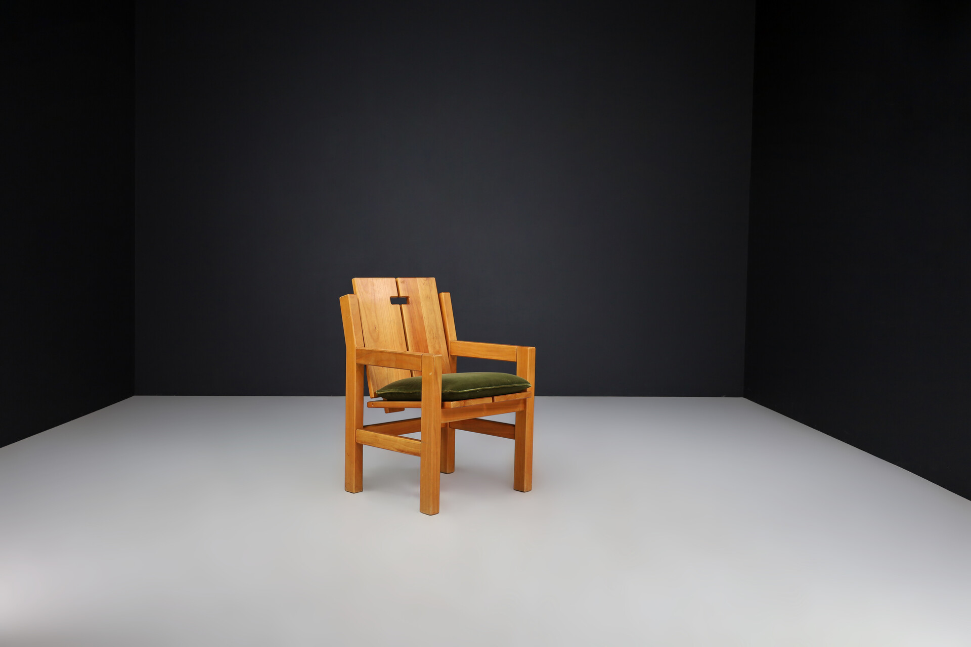 Mid century modern Elm Armchairs with Green Velvet Upholstery, France 1970 Late-20th century