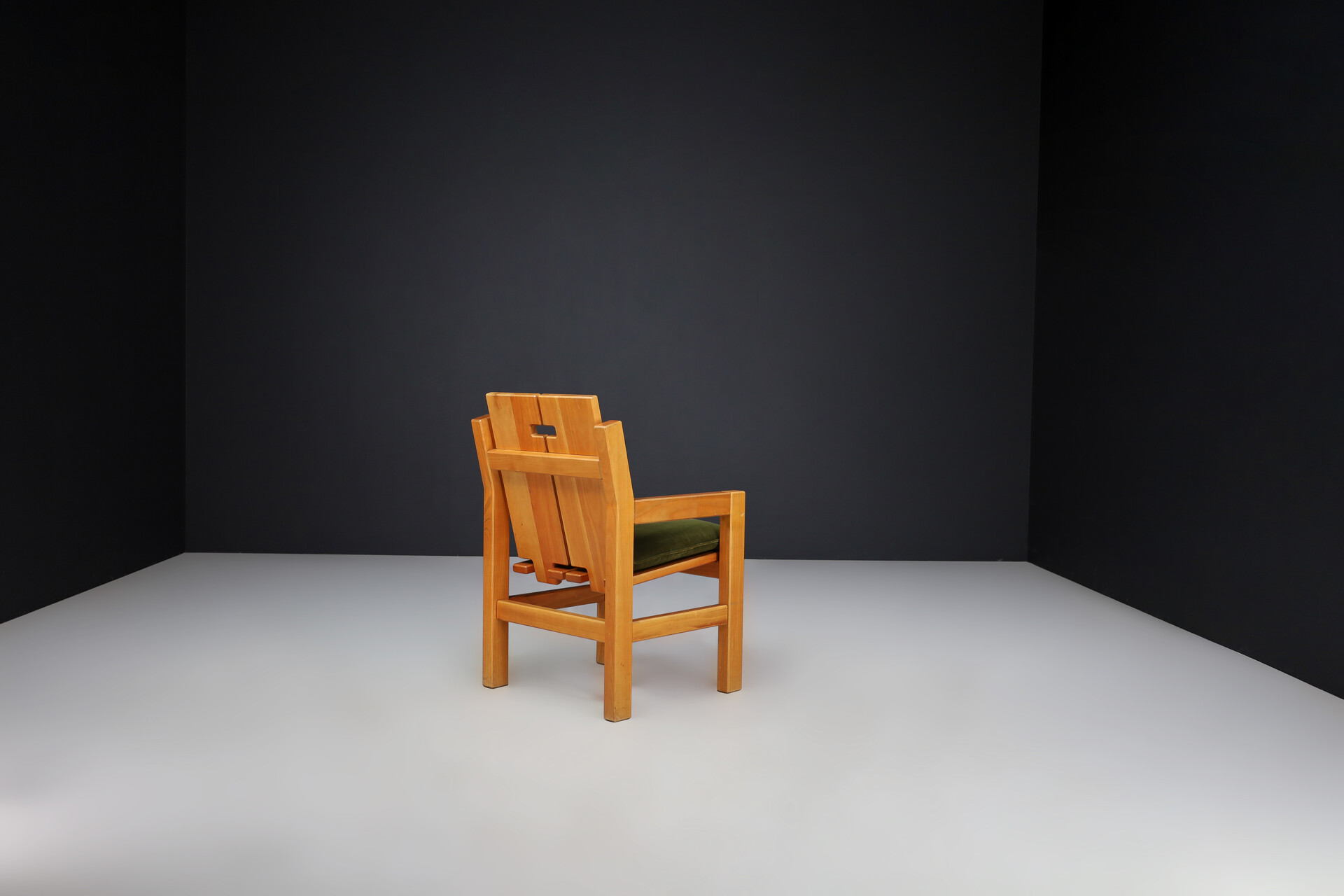 Mid century modern Elm Armchairs with Green Velvet Upholstery, France 1970 Late-20th century