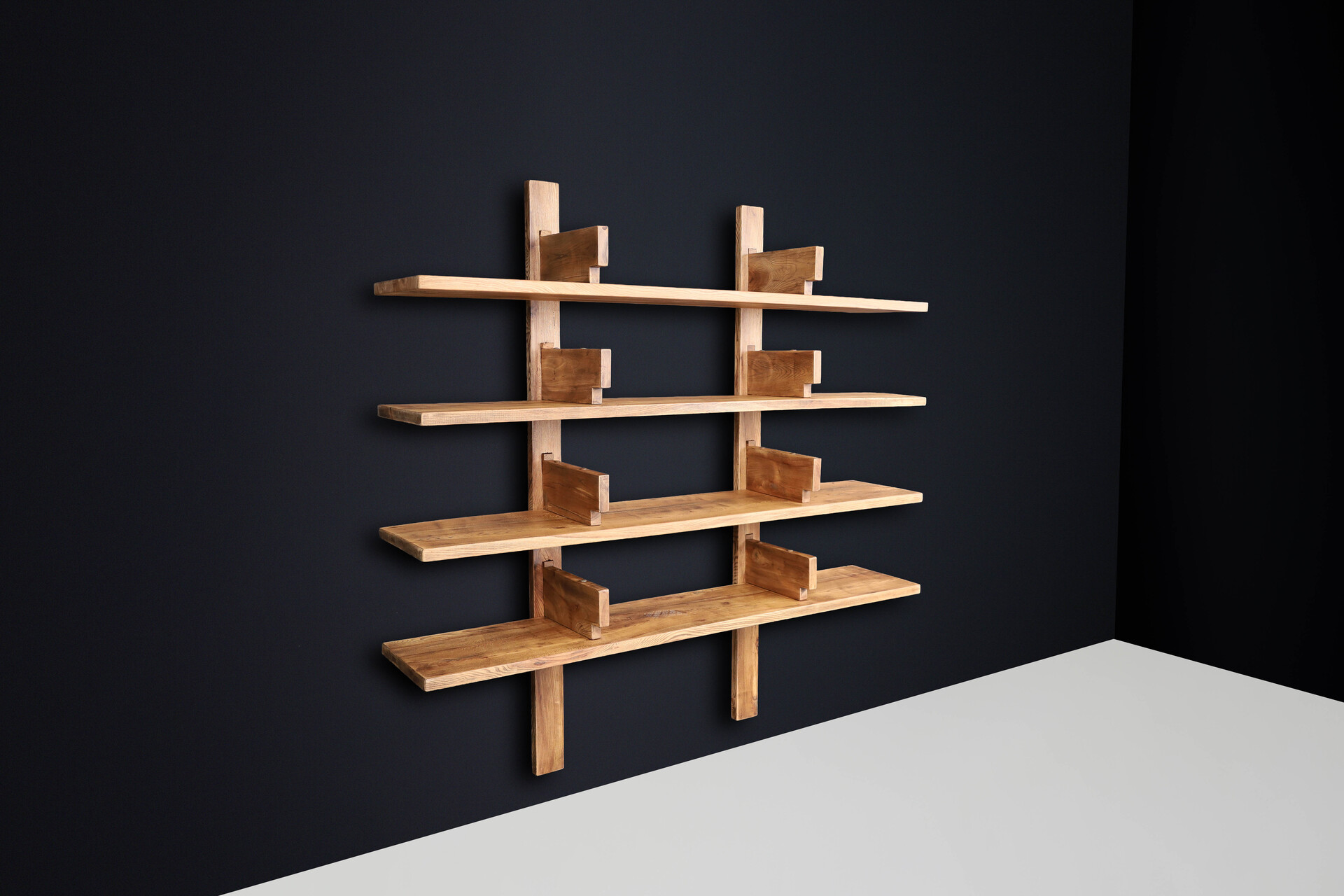 Mid century modern Elm Patinated Elm Bookshelf in the Style of Pierre Chapo, France 1970s Mid-20th century