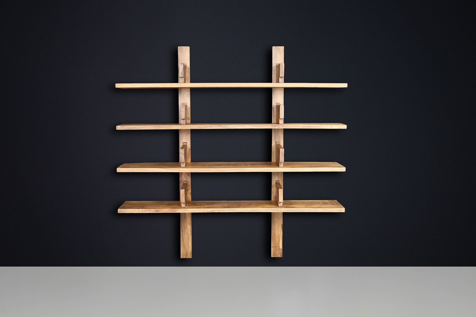 Mid century modern Elm Patinated Elm Bookshelf in the Style of Pierre Chapo, France 1970s Mid-20th century