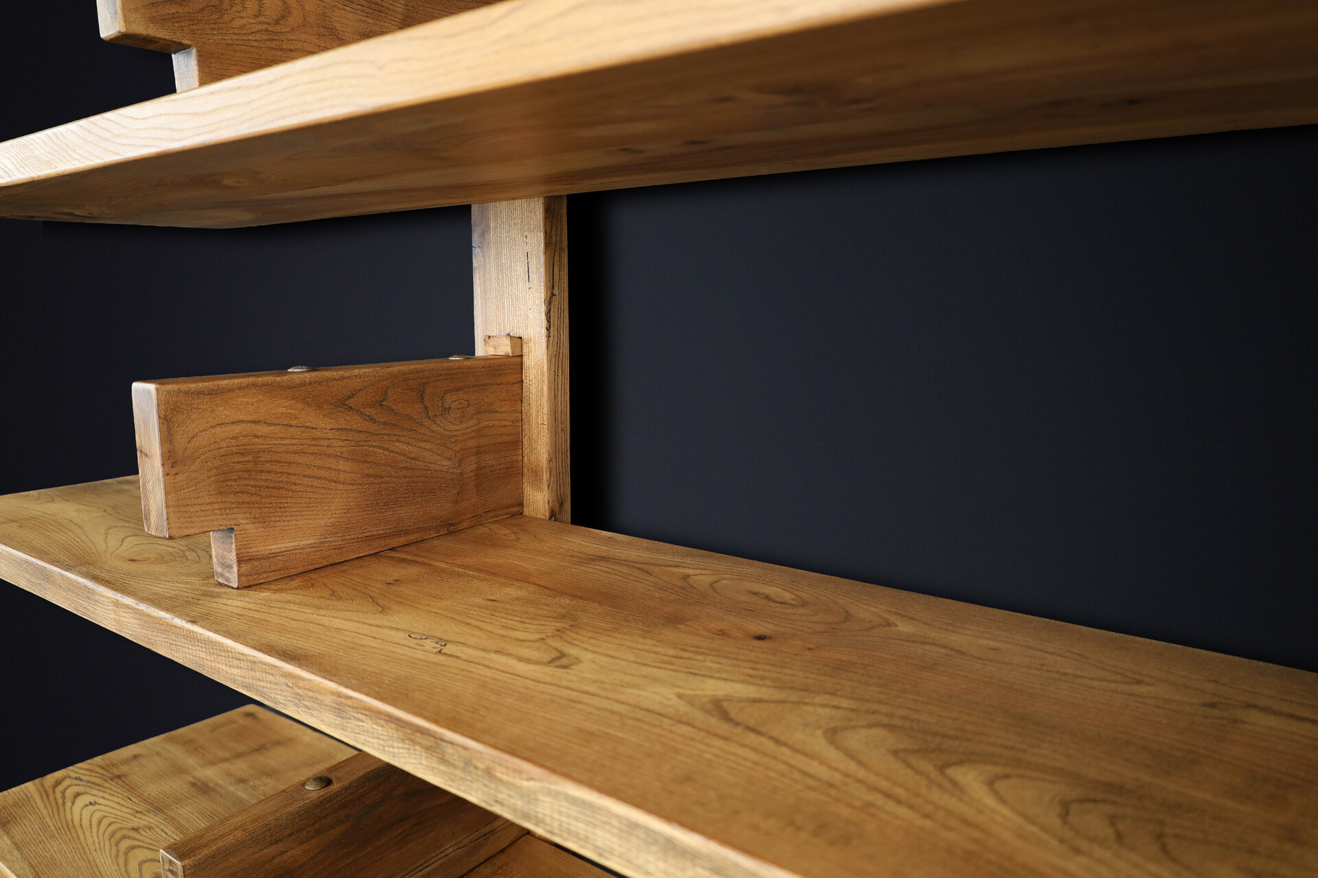 Mid century modern Elm Patinated Elm Bookshelf in the Style of Pierre Chapo, France 1970s Mid-20th century