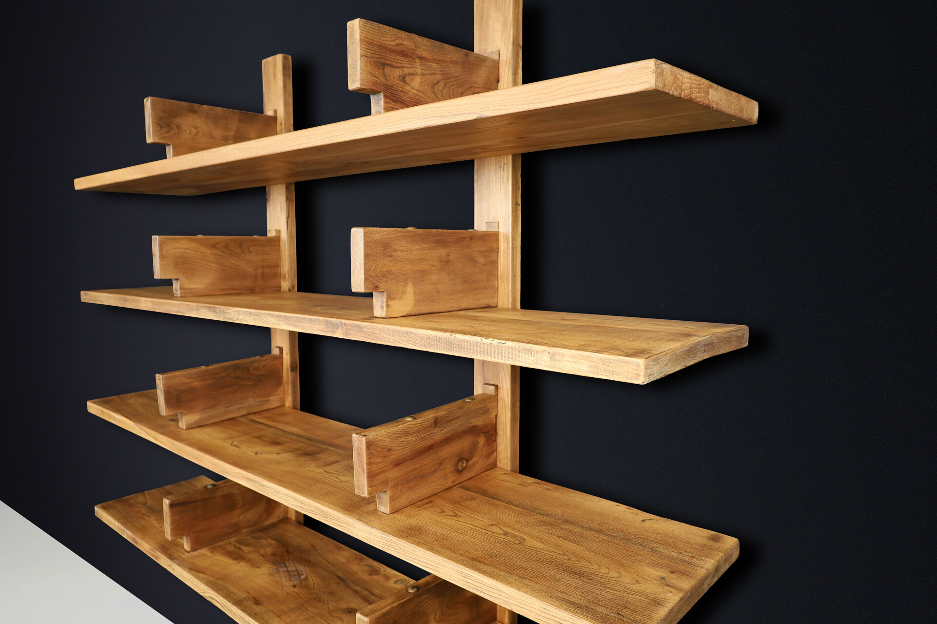 Mid century modern Elm Patinated Elm Bookshelf in the Style of Pierre Chapo, France 1970s Mid-20th century