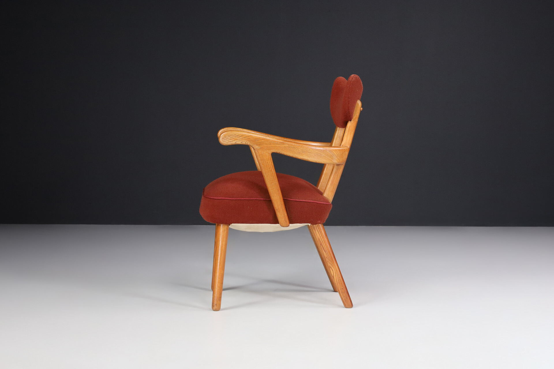 Mid century modern Elwood Armchairs in Original Fabric, France 1960s Mid-20th century