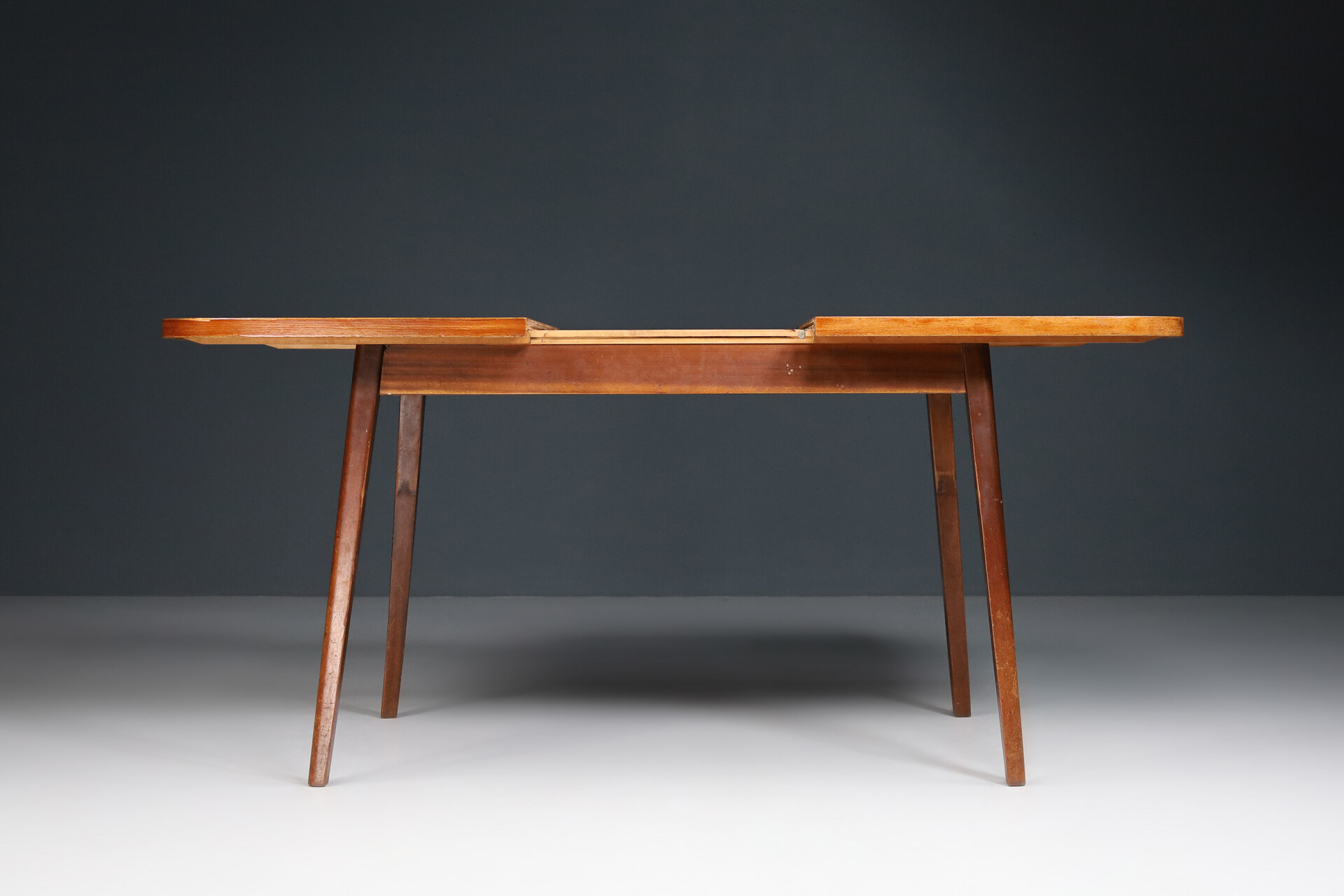 Mid century modern Expandable Table, Netherlands 1950s Mid-20th century