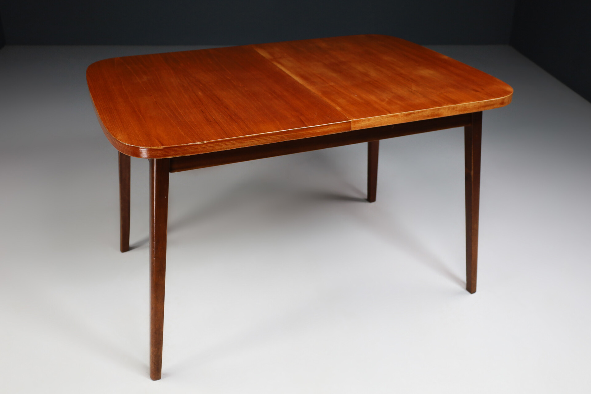 Mid century modern Expandable Table, Netherlands 1950s Mid-20th century