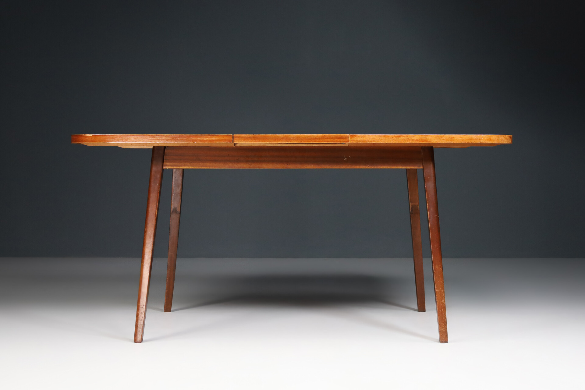 Mid century modern Expandable Table, Netherlands 1950s Mid-20th century