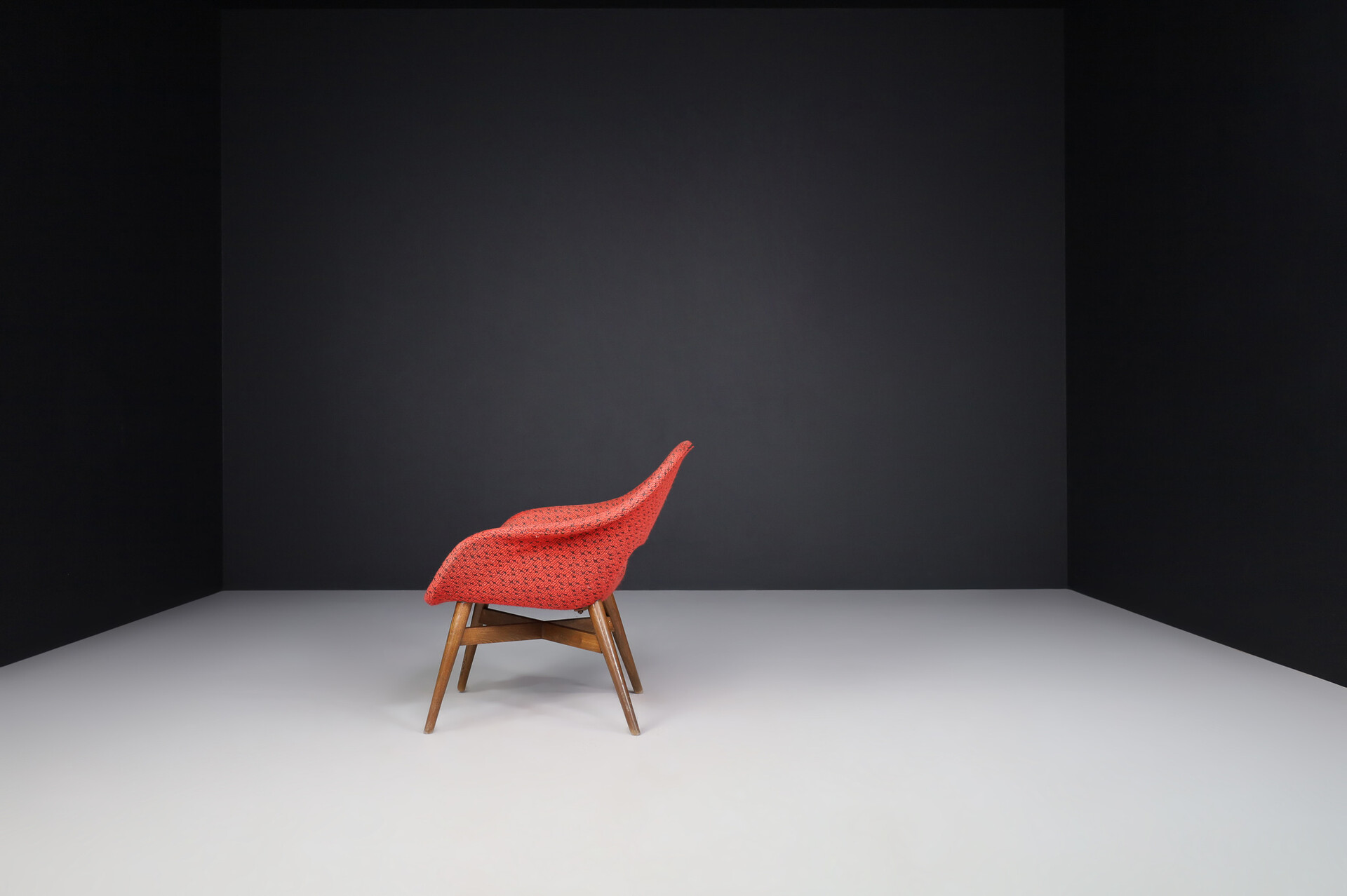 Mid century modern Fiberglass Easy Chair by Miroslav Navratil for Vertex in original fabric , circa 1960 Mid-20th century